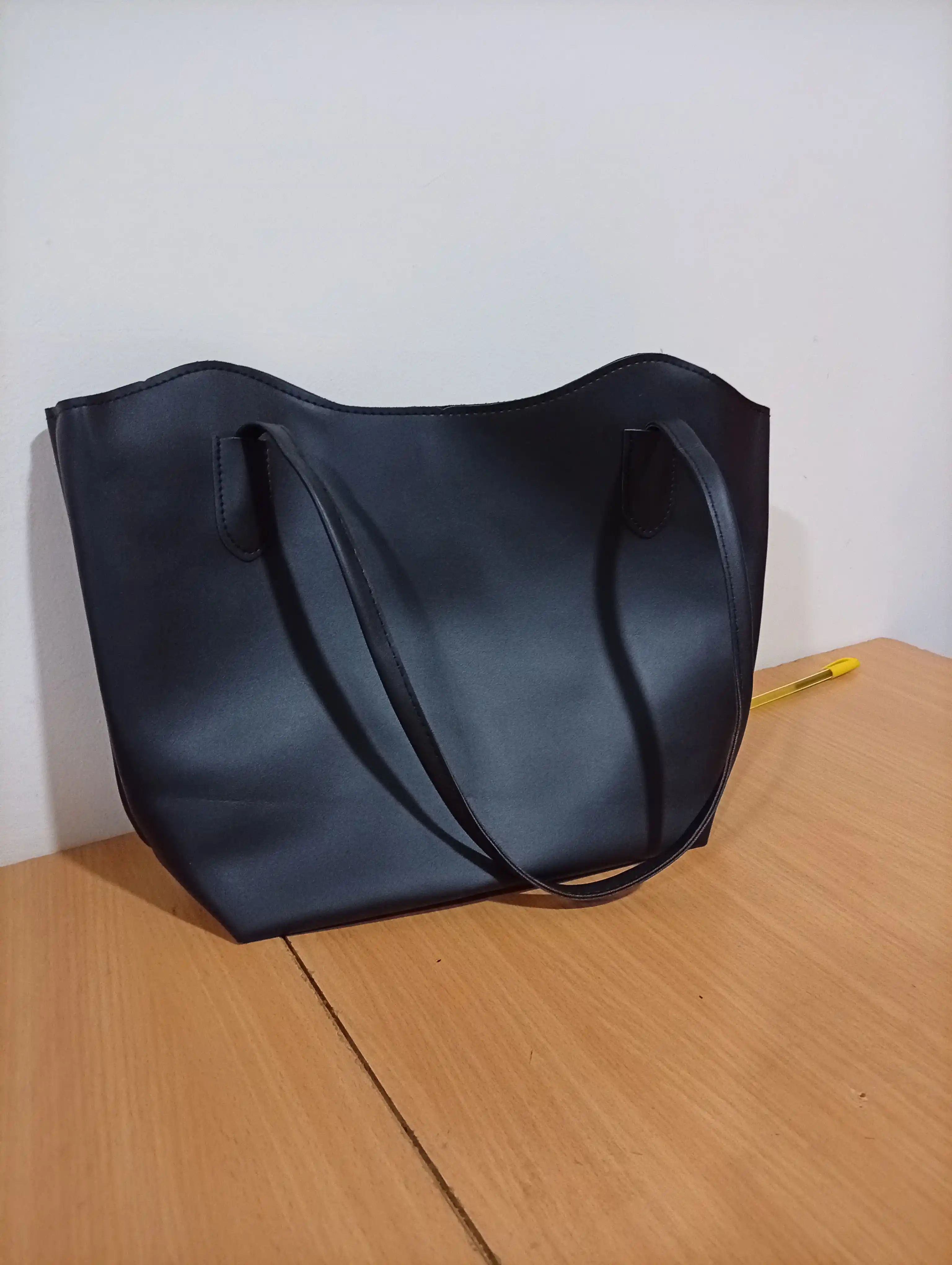 Ayollar sumkasi 2 tasi 1 da, katta o'lchamda, astarsiz, kosmetik sumka bilan