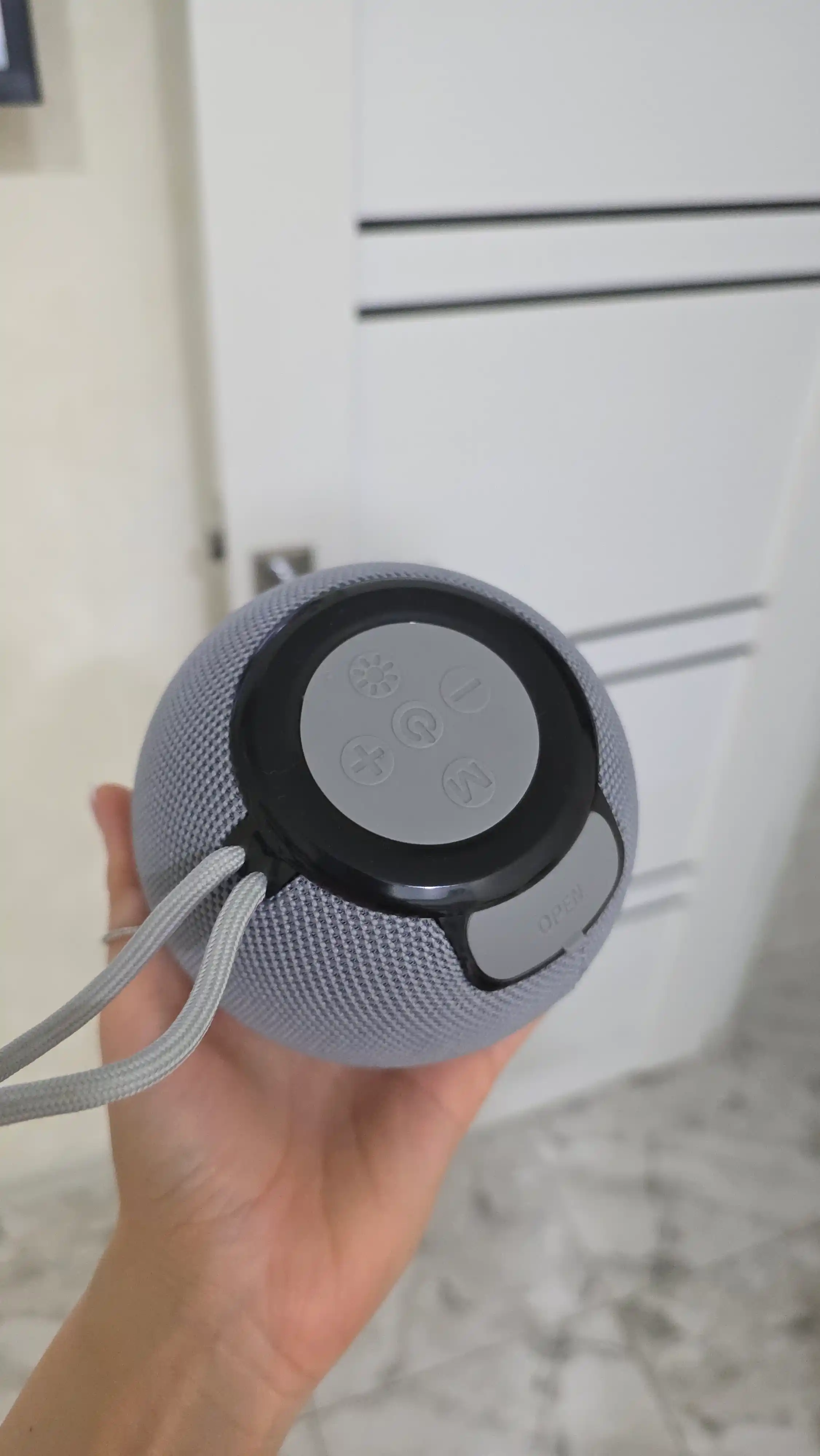 Bluetooth portativ kolonka  Kuchli ovoz, 5 soatgacha ishlaydi, TF/microSD