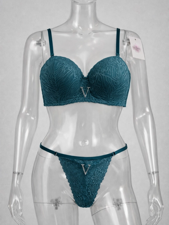 Victoria’s Secret ayollar ichki kiyimlari to‘plami