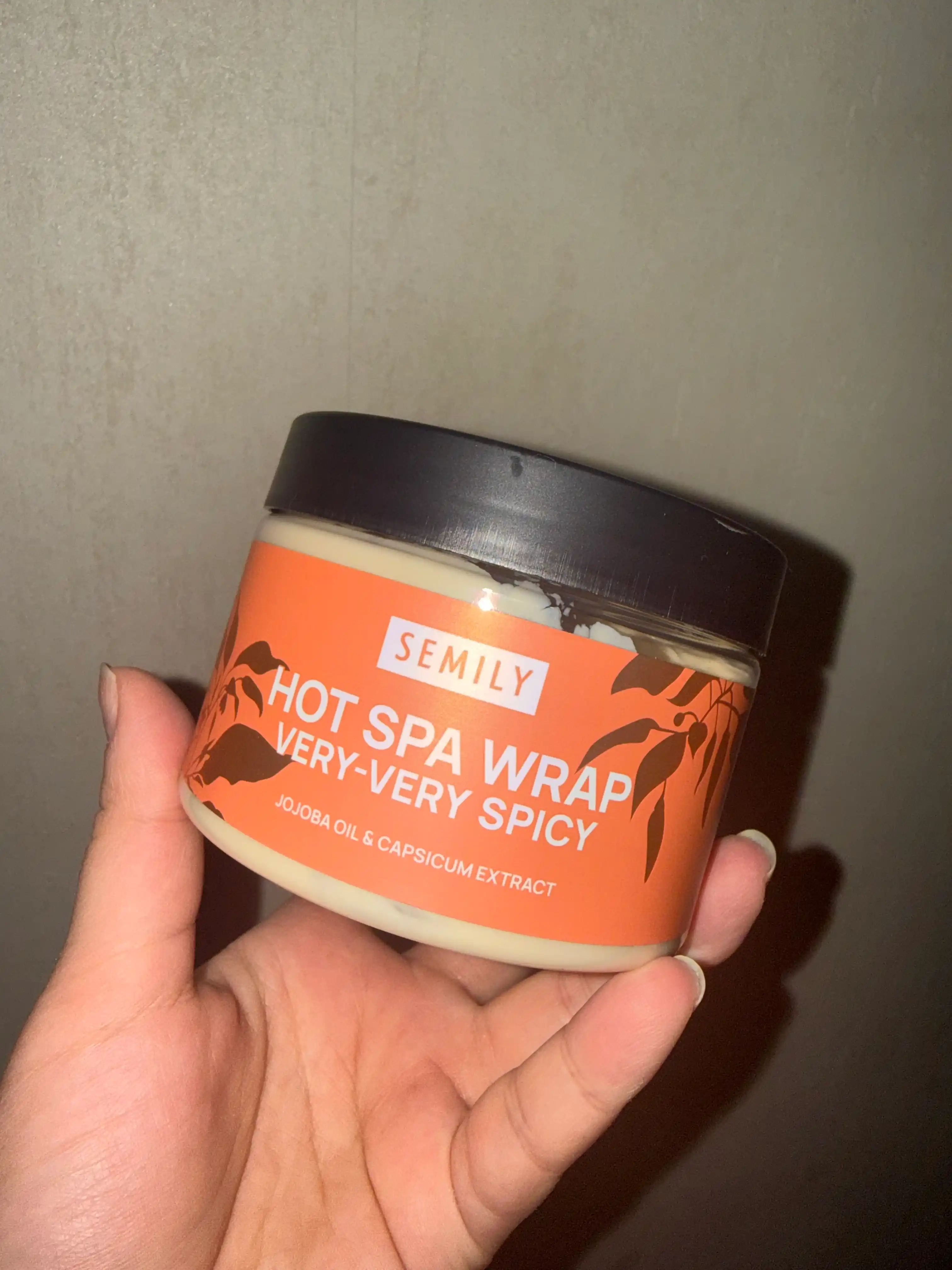 Antitsellyulitga qarshi, ozdiruvchi Semily kremi, issiq va sovuq ta’sirli, 300 ml