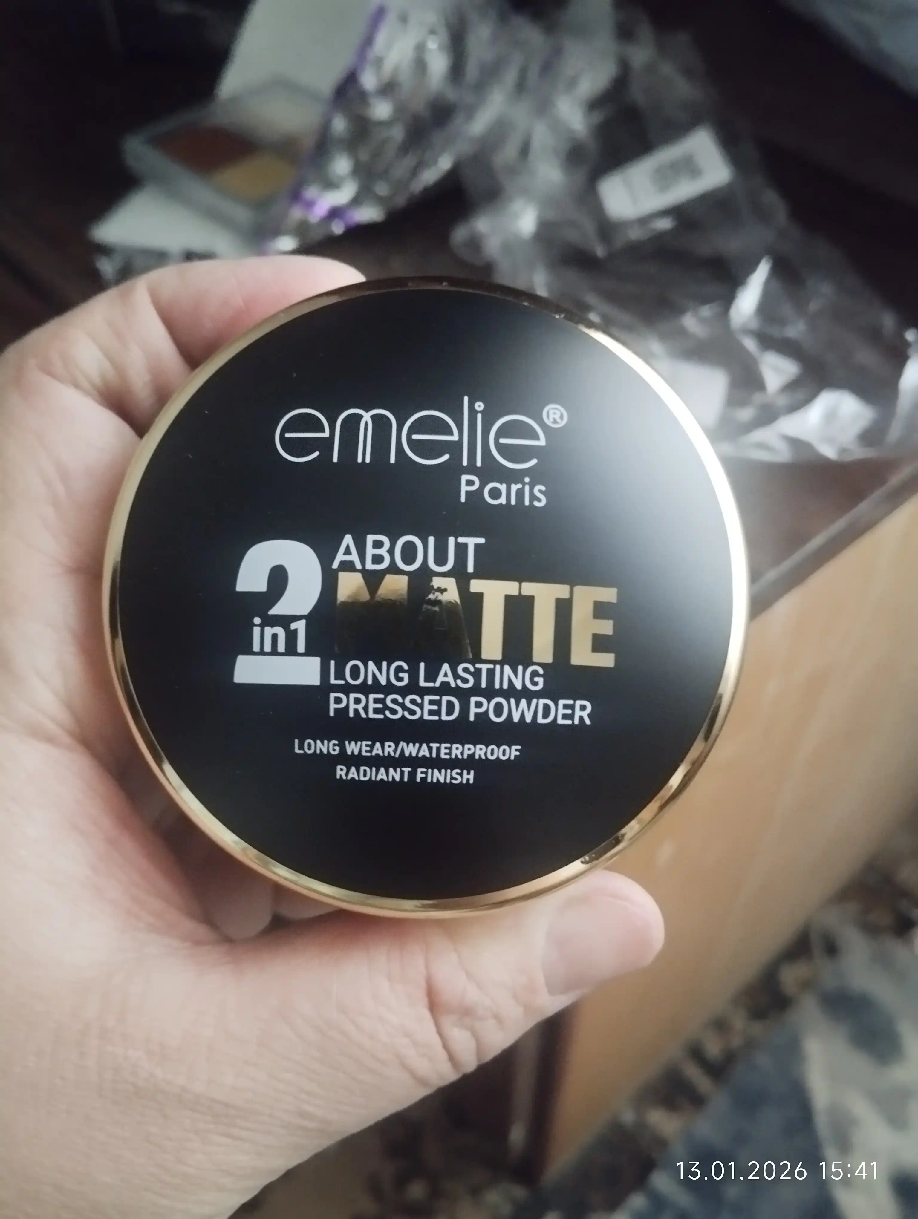 Emelie matlovchi upa, 01 va 02, 2 tasi 1 da, 24 soat mat tekislaydi, SPF 15