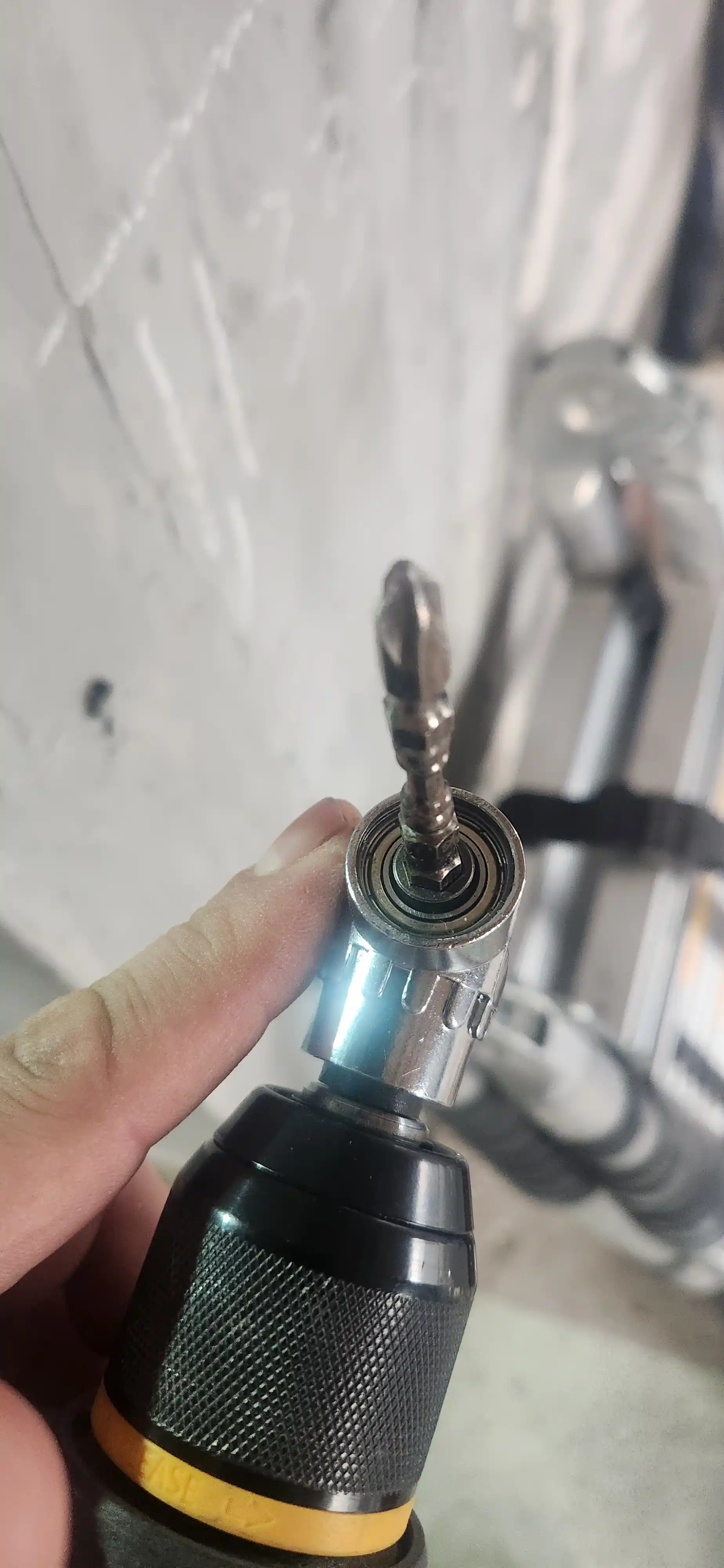Shurupovёrt va drel uchun yuqori sifatli burchakli nasadka-adapter, 105 daraja, 6,35 mm