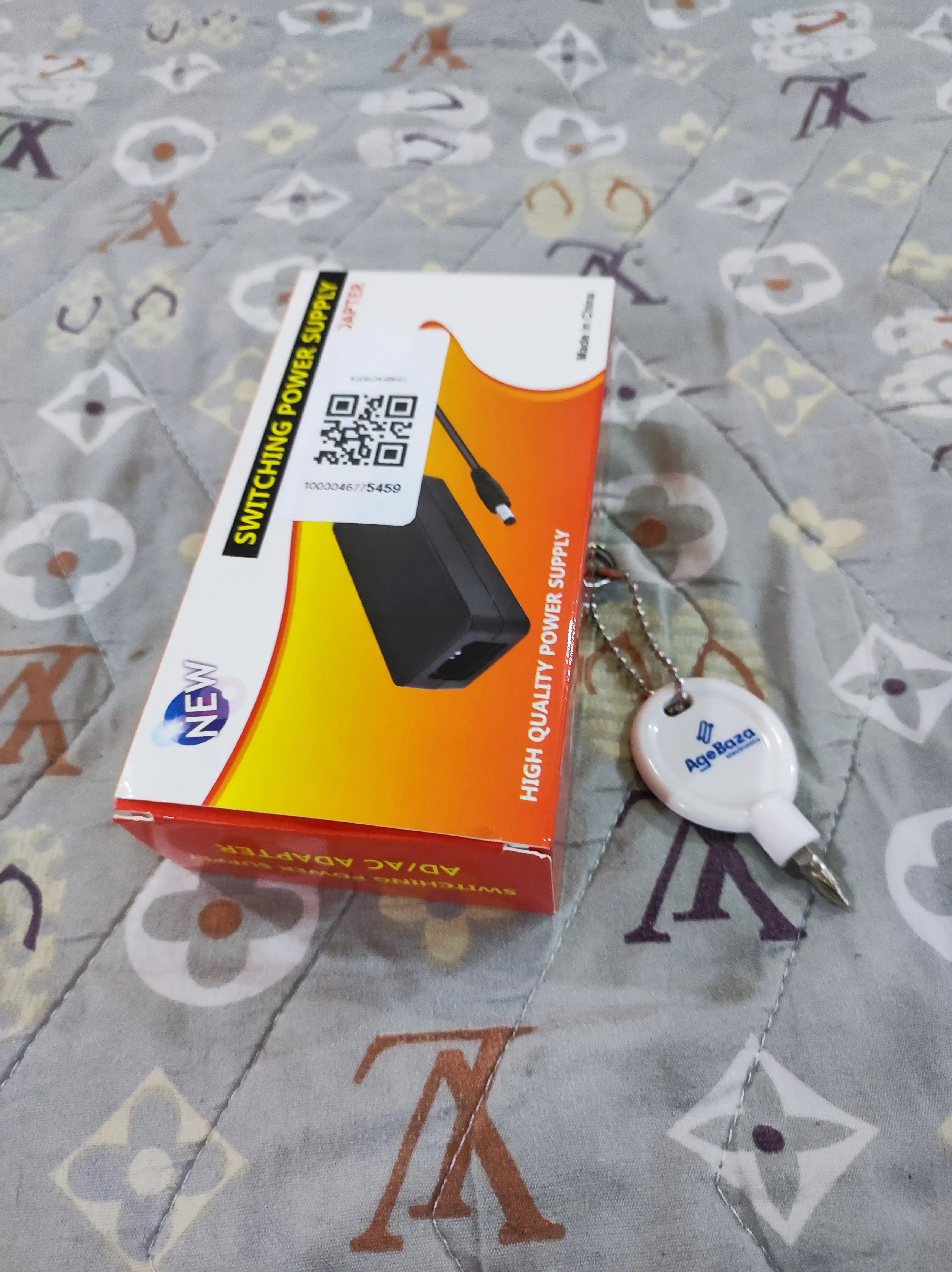 Universal blok pitaniya 12V, 5A, 60W LED, kameralar va routerlar uchun, quvvat bloki
