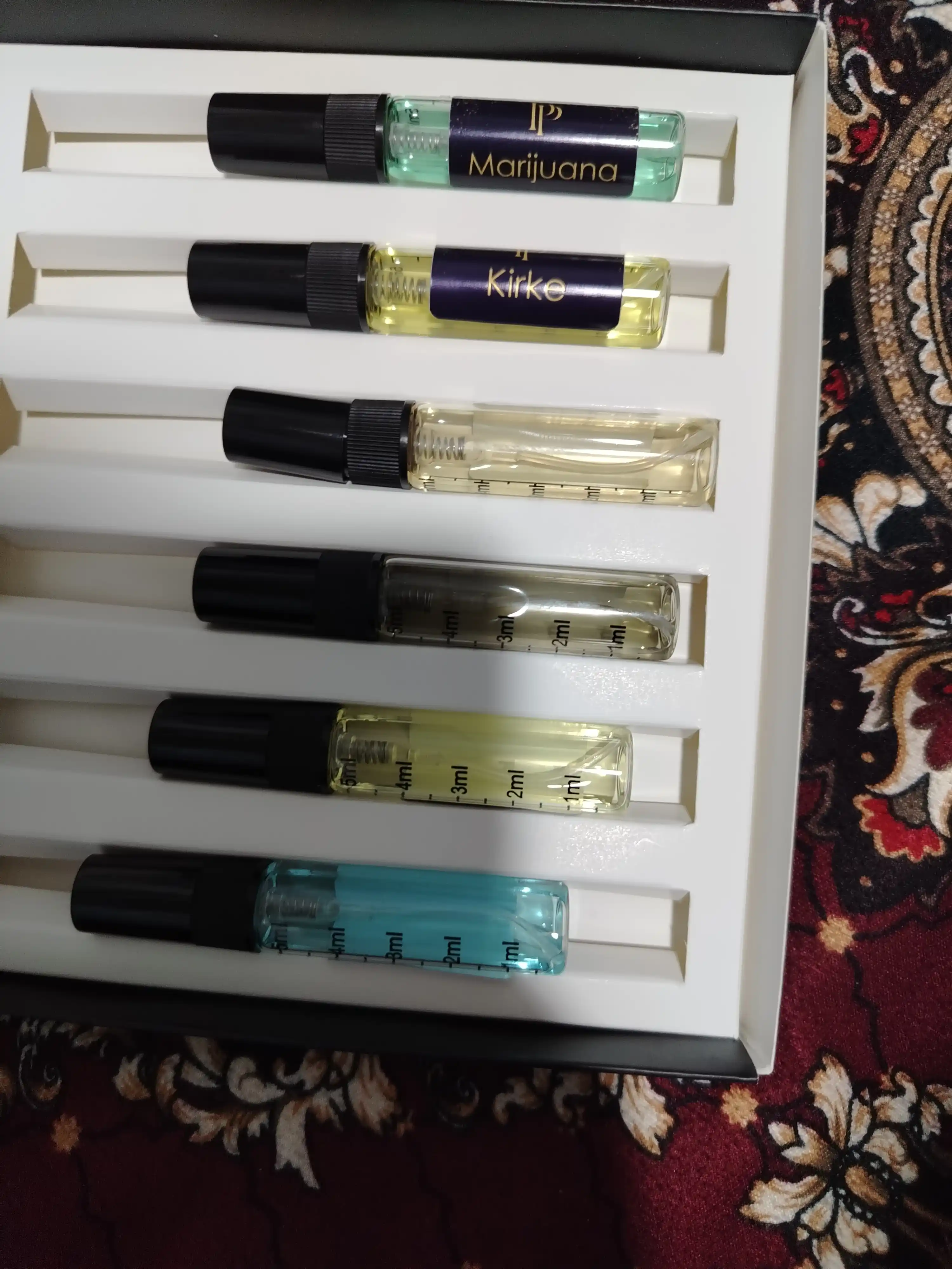 Erkaklar uchun atir nabor, Kirke, Molekula, Symphony, Le Beau, Marijuana, Tobacco Vanille