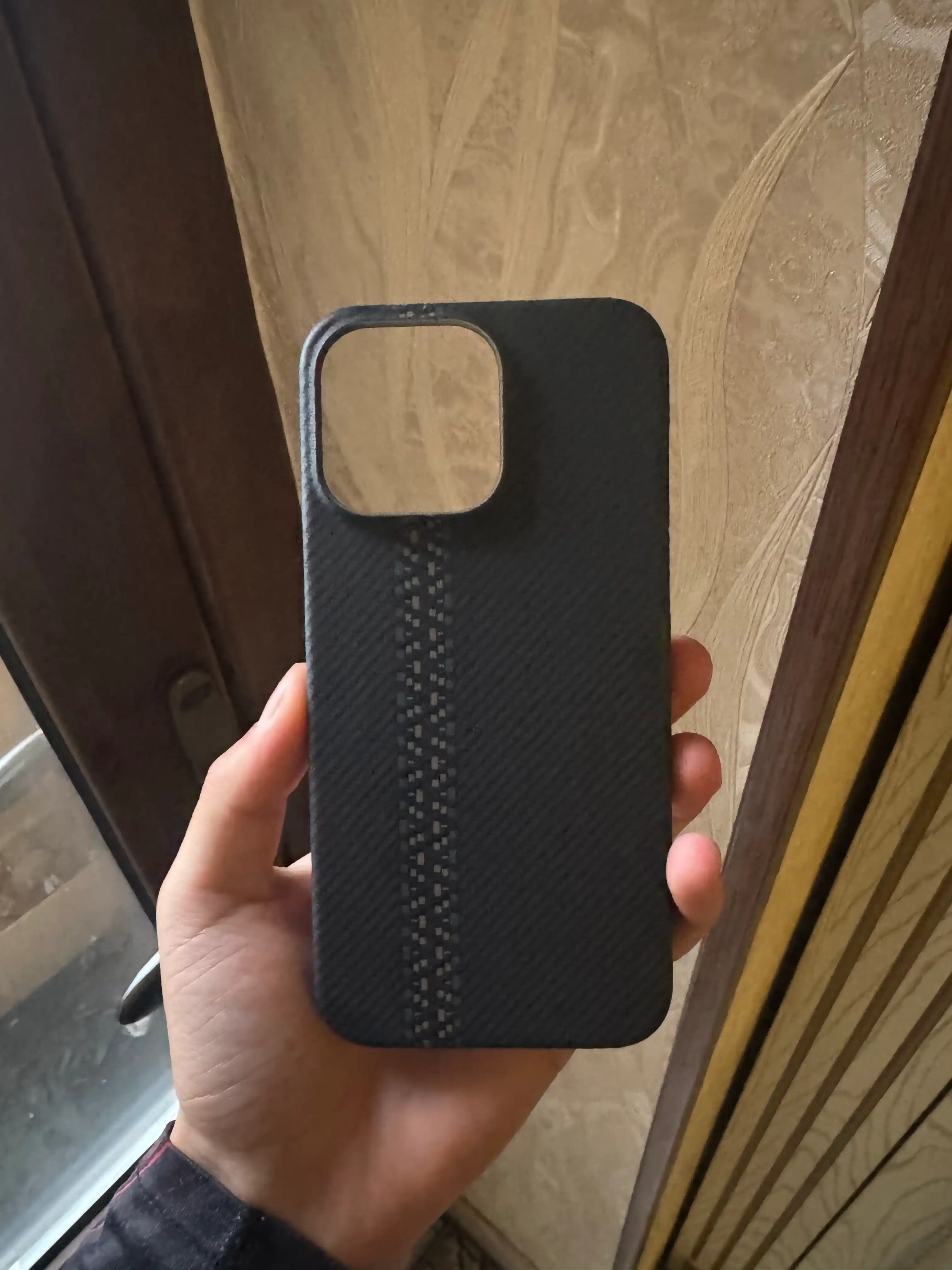 IPhone karbon chexol 13, 14, 15, 16, 17 Pro Max – Ayfon chixol 16, 15, 14, 13, 12 promax
