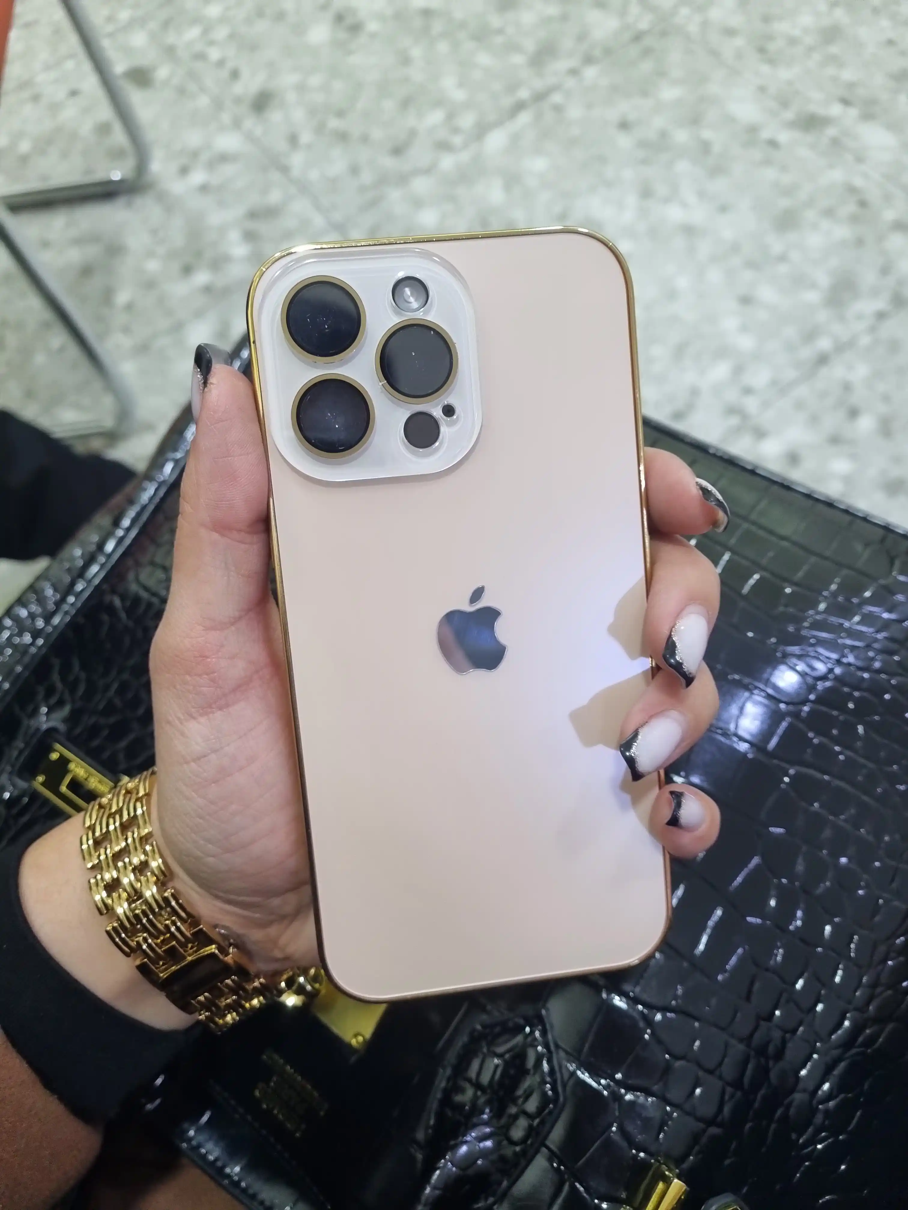 Chexol iPhone 11, 12, 13, 14, 15, 16 Pro Max uchun, kamera himoyali g'ilof