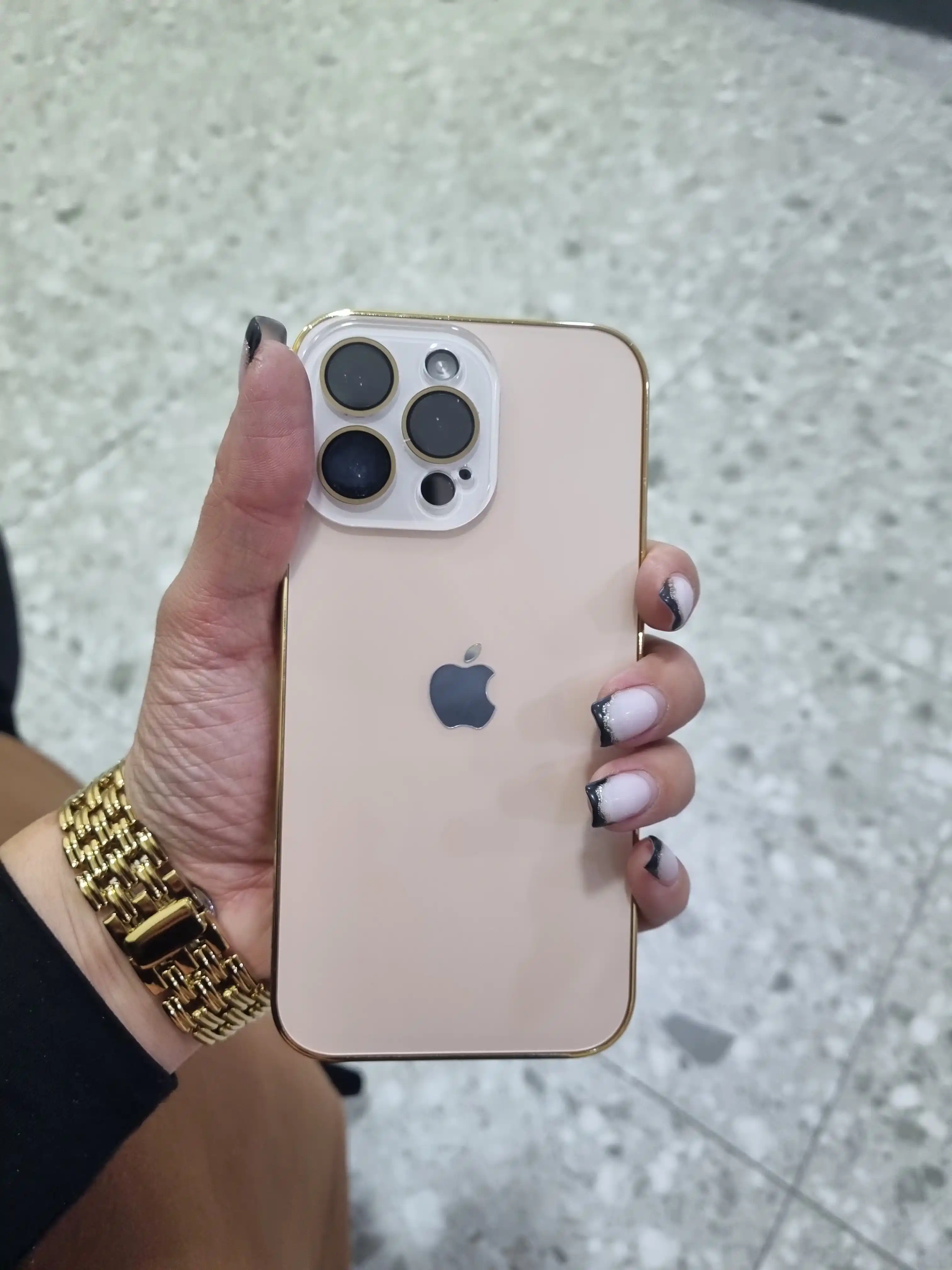 Chexol iPhone 11, 12, 13, 14, 15, 16 Pro Max uchun, kamera himoyali g'ilof