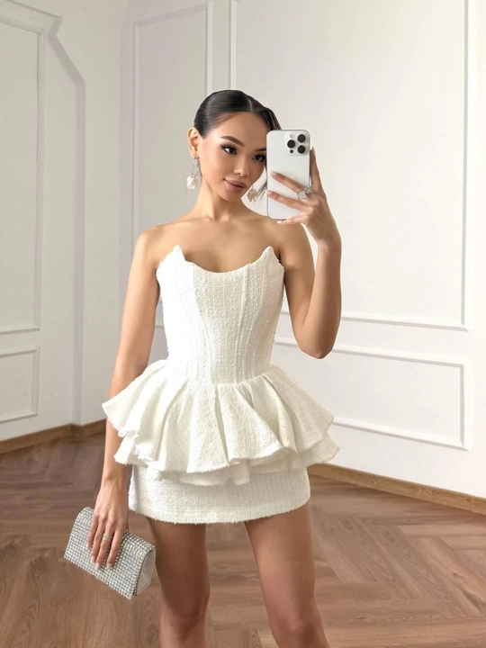 Твидовый женский костюм с юбкой и топом