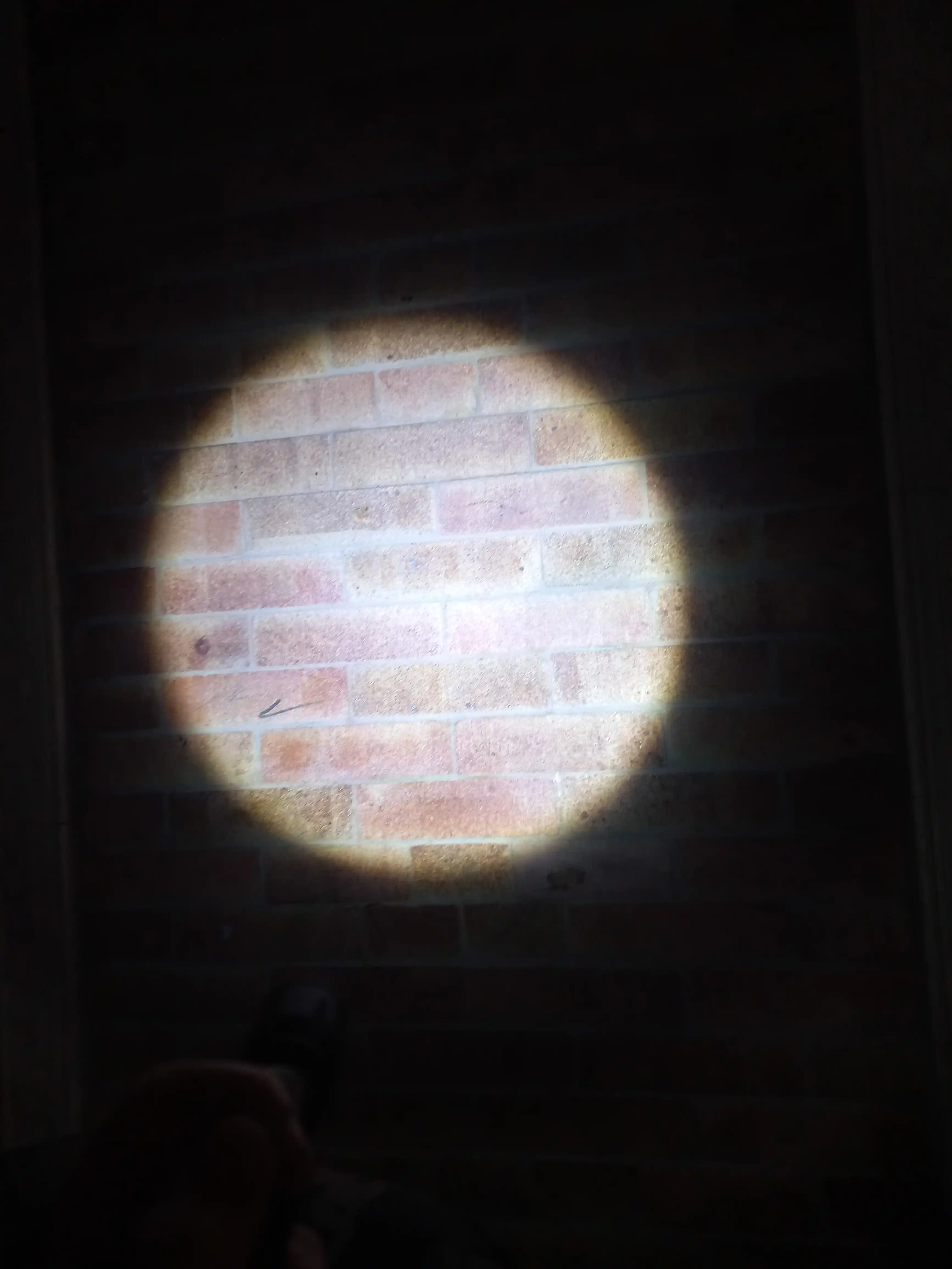 Mini LED fonar BX-P12 — suvga chidamli, taktik, sayohat va baliq ovlash uchun mos