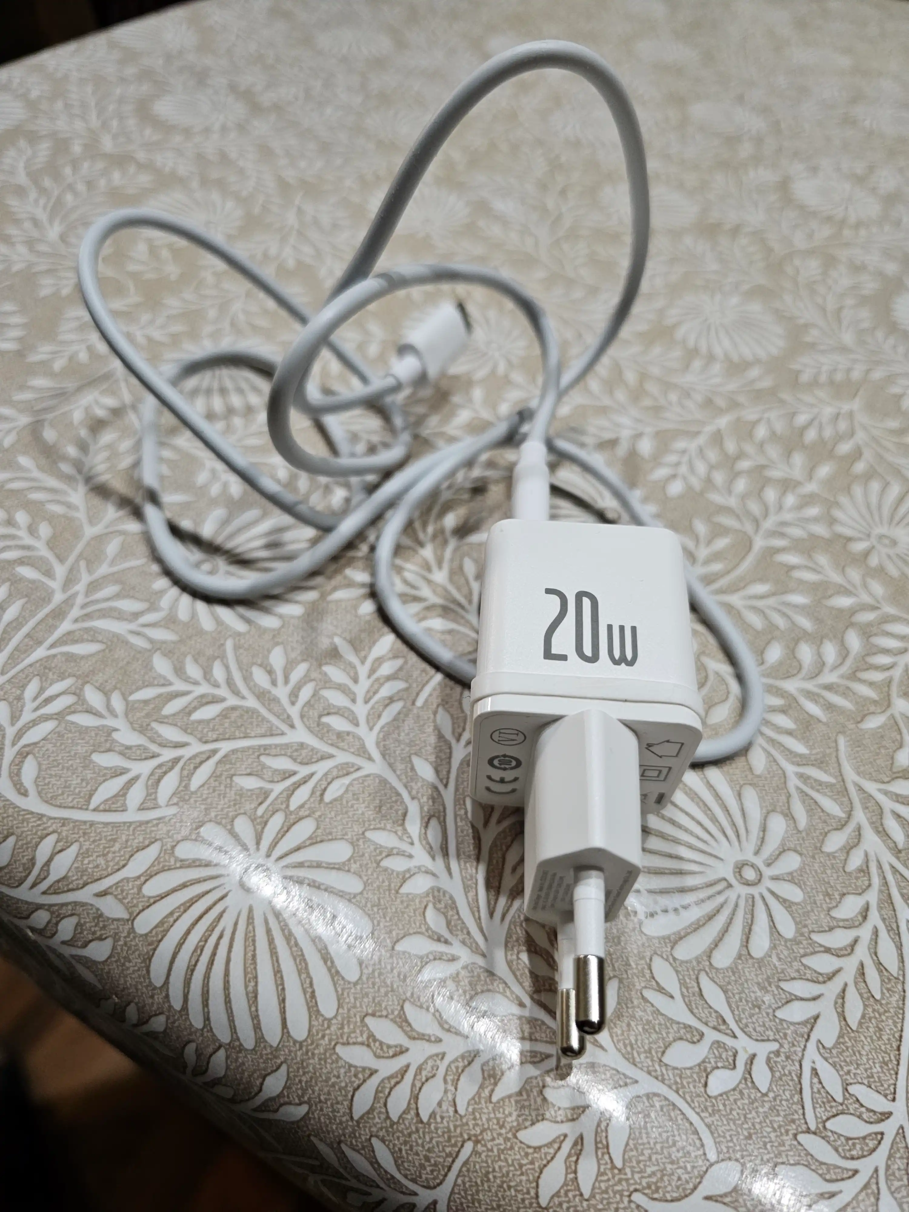 Universal zaryadlash qurilmasi Baseus Palm Fast Charger 1C, 20 Vt zaryadchik, kabel bilan