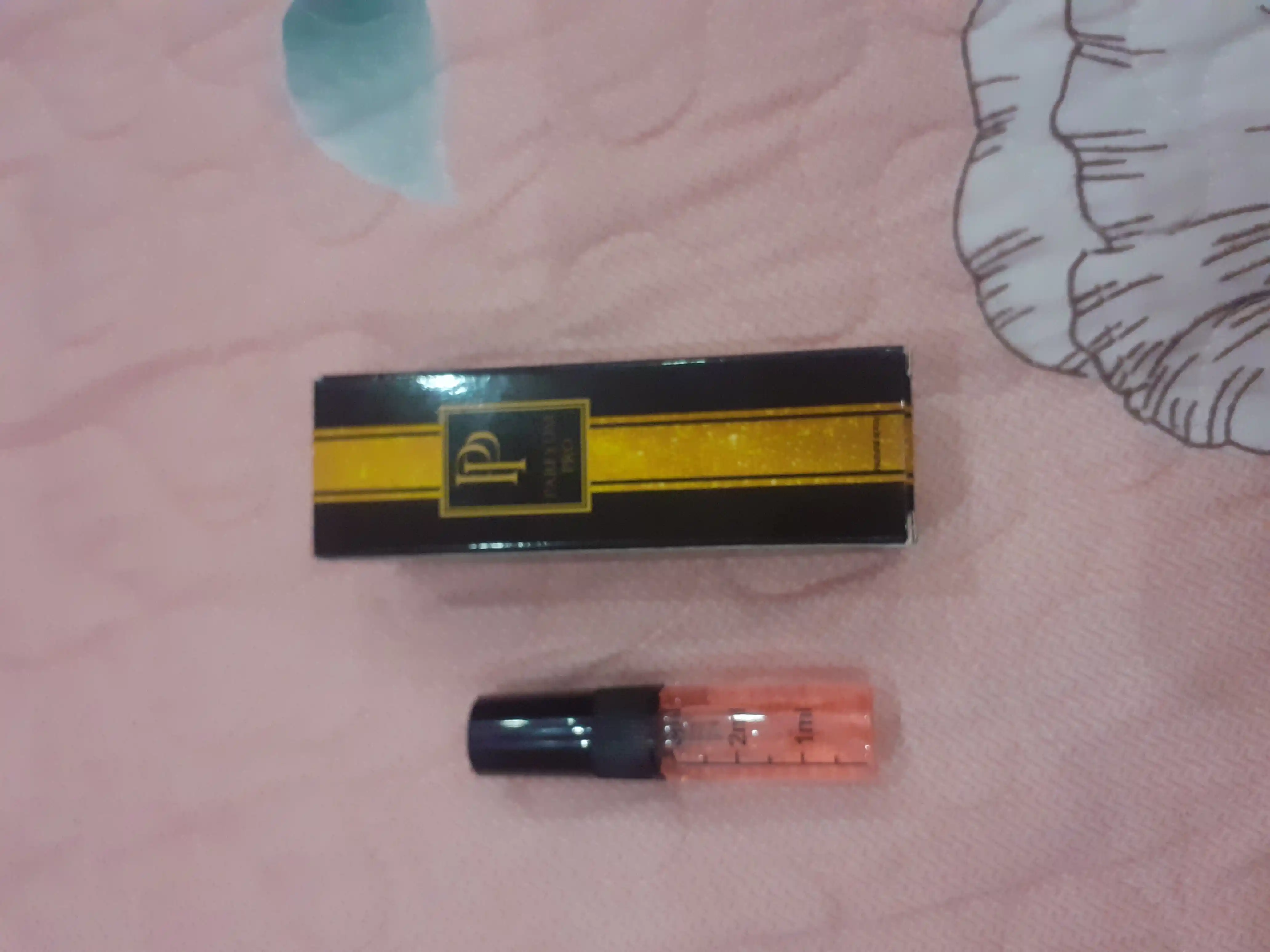 Atirlar ayollar, Libre Yves Saint Laurent ayollar uchun atir, Fransiya
