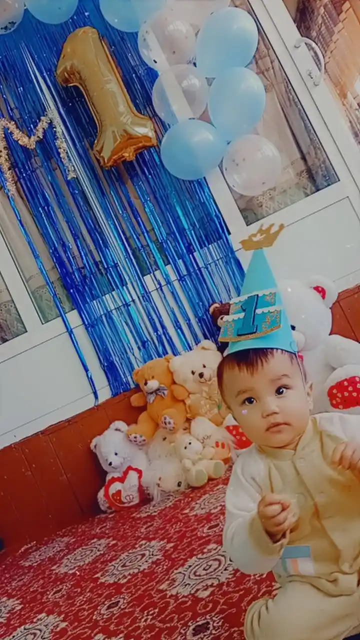 Dekorativ parda - yomg'ir, bayram, foto zona, yangi yil, tug'ilgan kun uchun, 2 * 1 metr