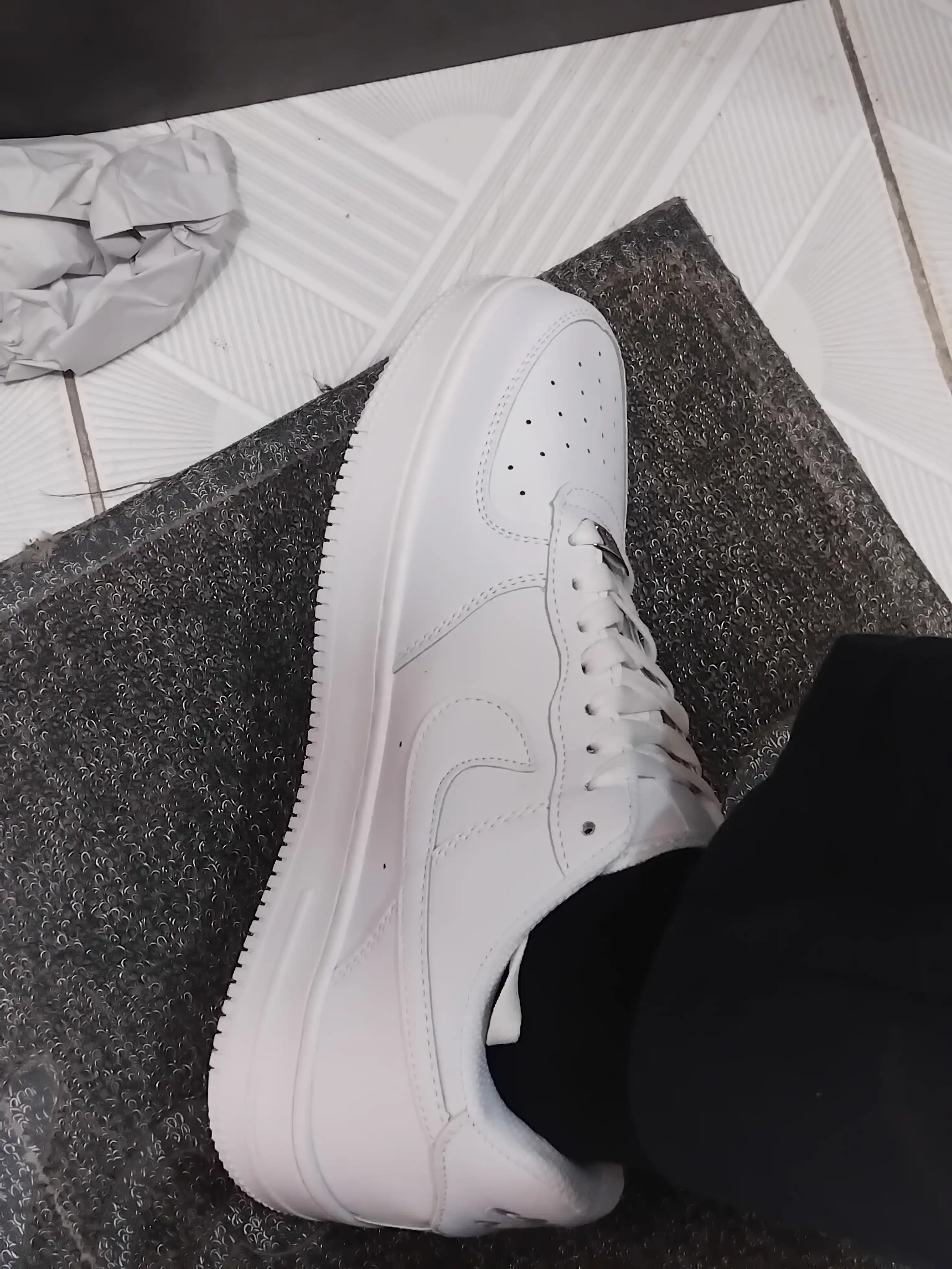 Erkaklar, ayollar va o‘smirlar uchun sport krossovkalari Air Force 1, o'lchami 36-44