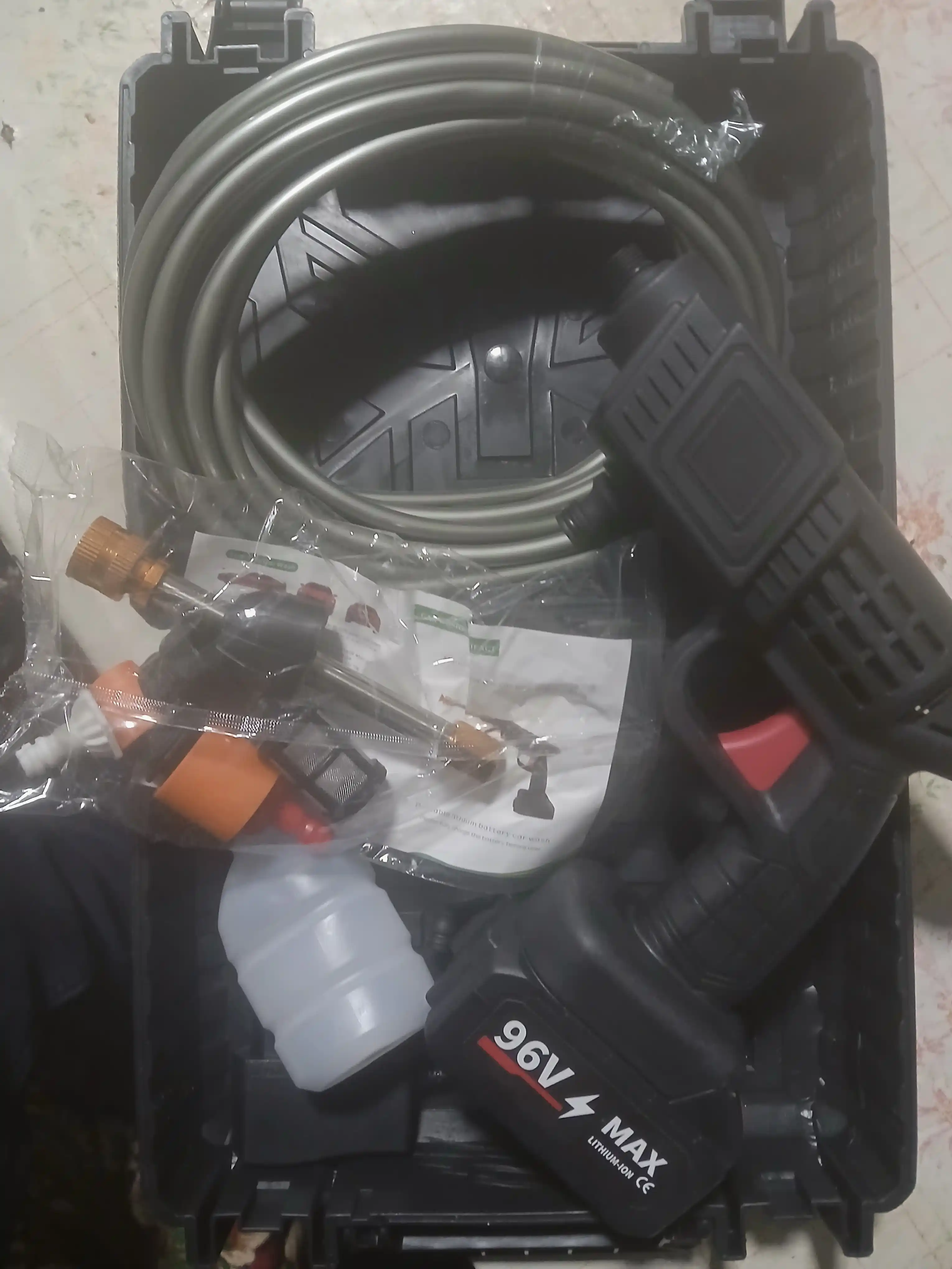 Simsiz mini avtomobil yuvish moslamasi, uy sharoitida