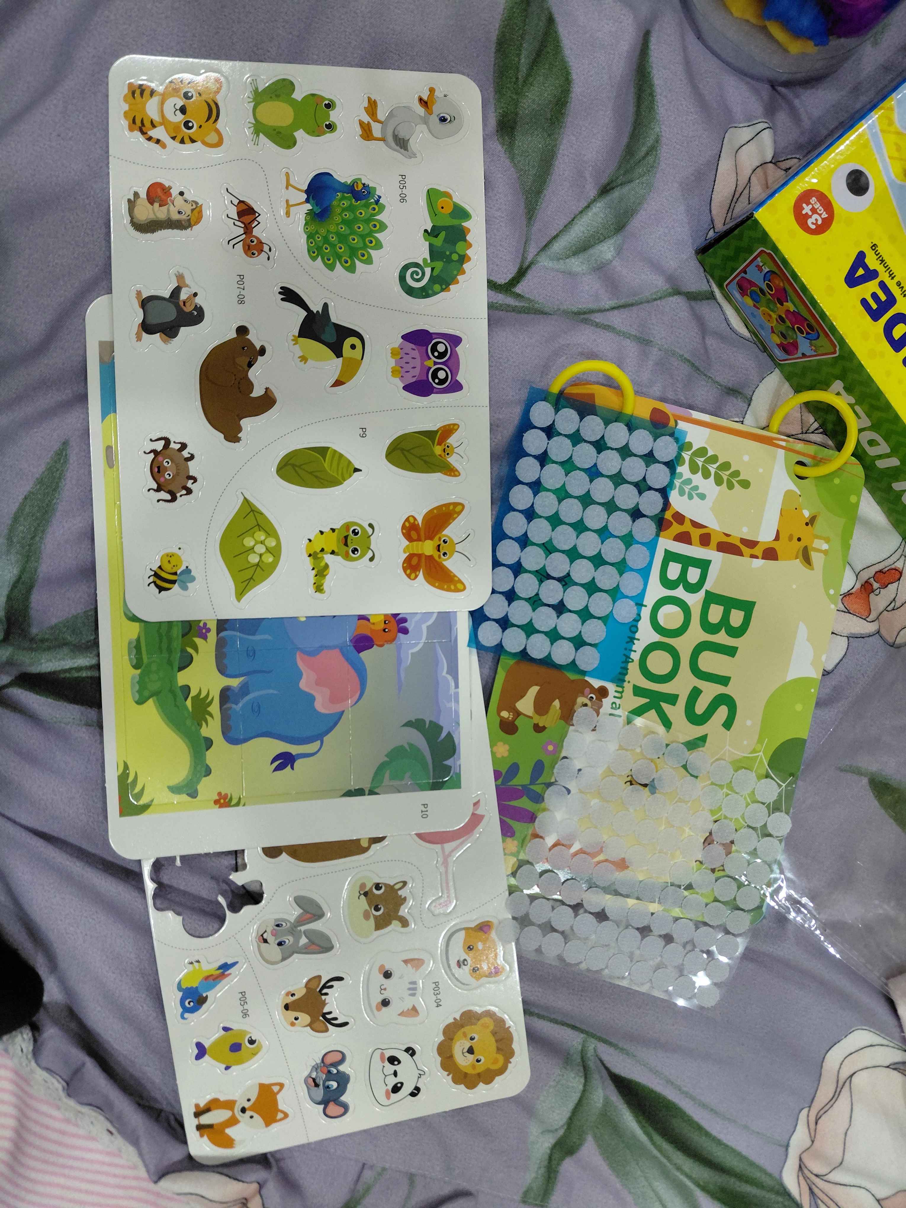 Bolalar uchun o'quv kitobi va alifbosi Busybook, lipuchkali Montessori kitobi