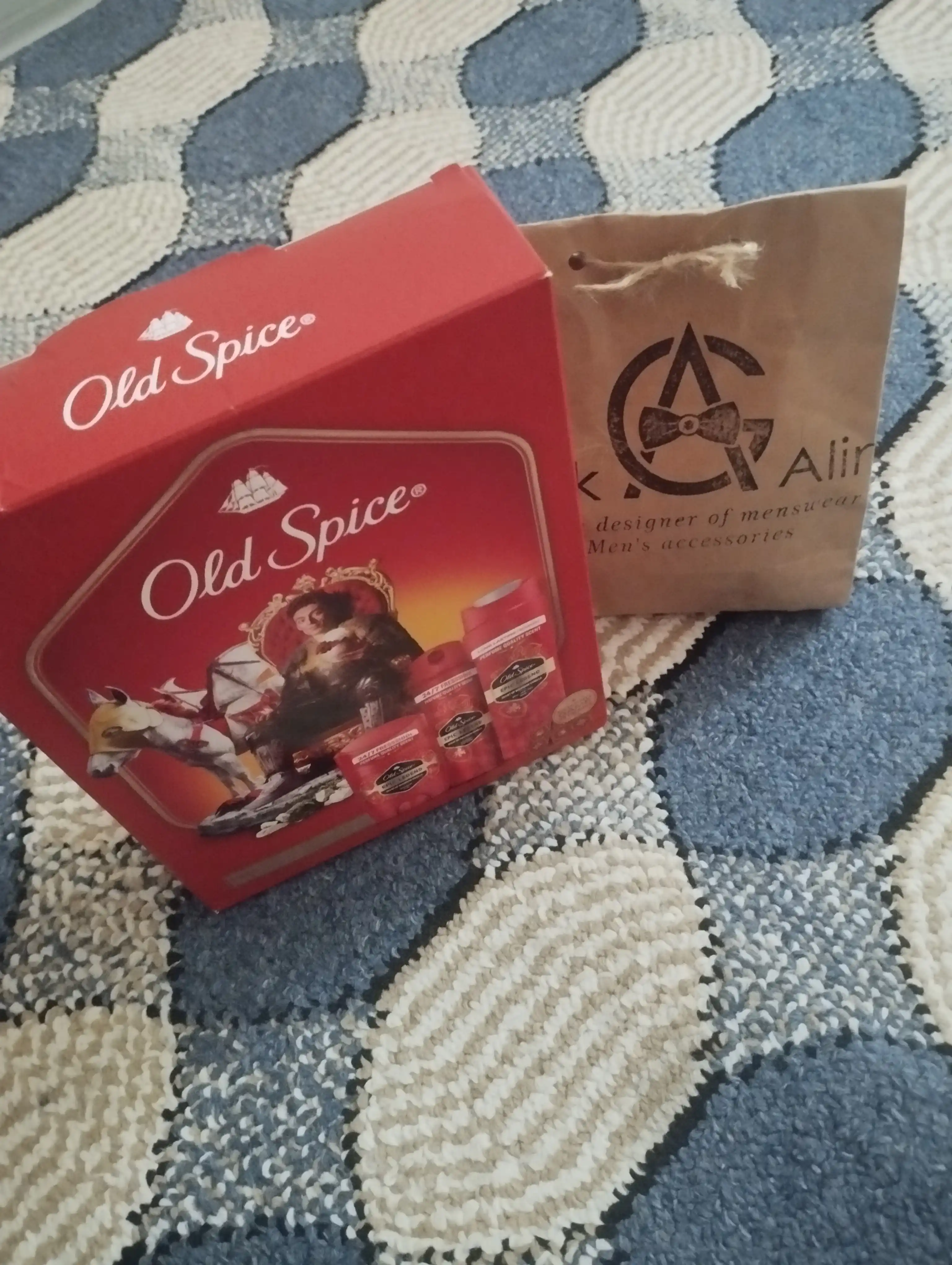 Подарочный набор Old Spice Epic Legend дезодорант стик 50мл + спрей 150мл + гель для души 250мл