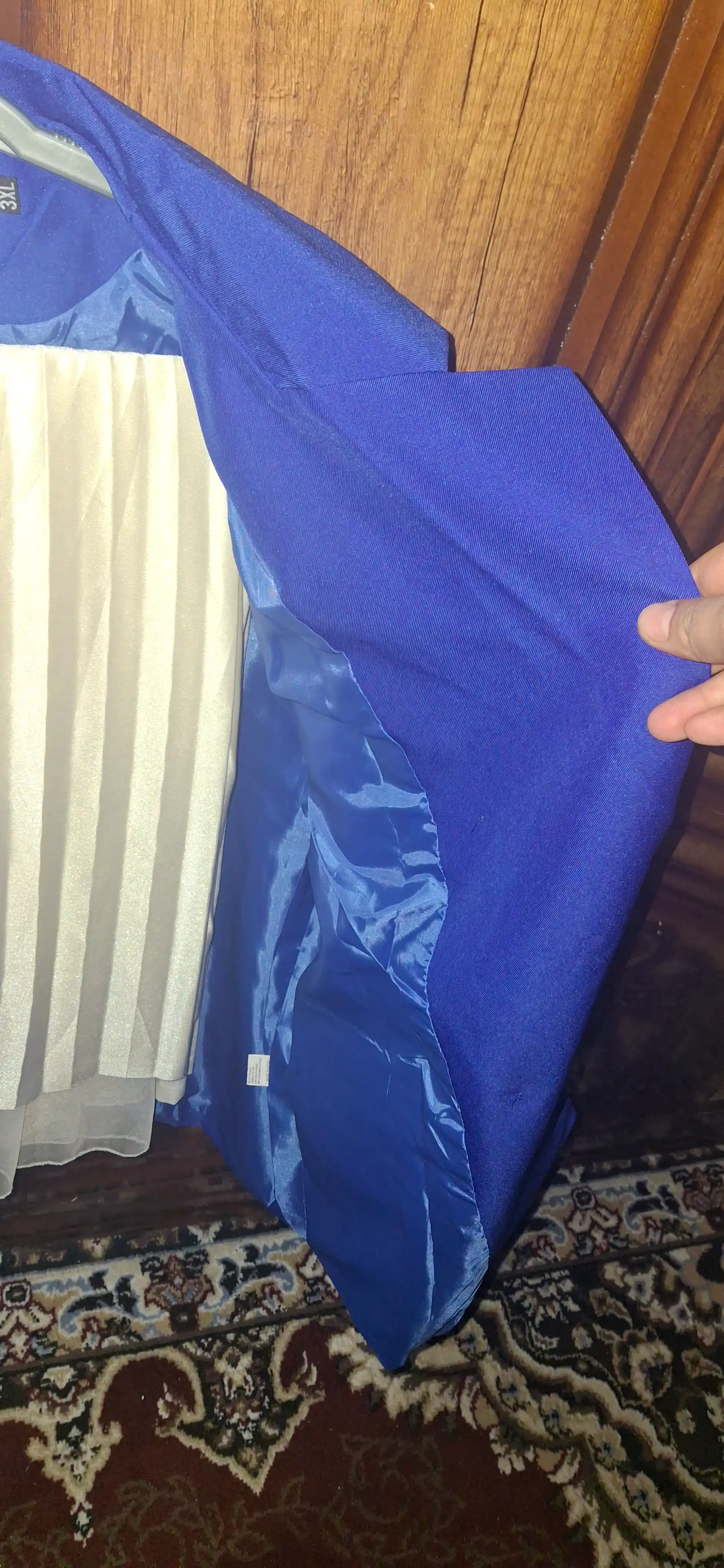 Ayollar pidjagi, klassik, tugmali uzaytirilgan jaket