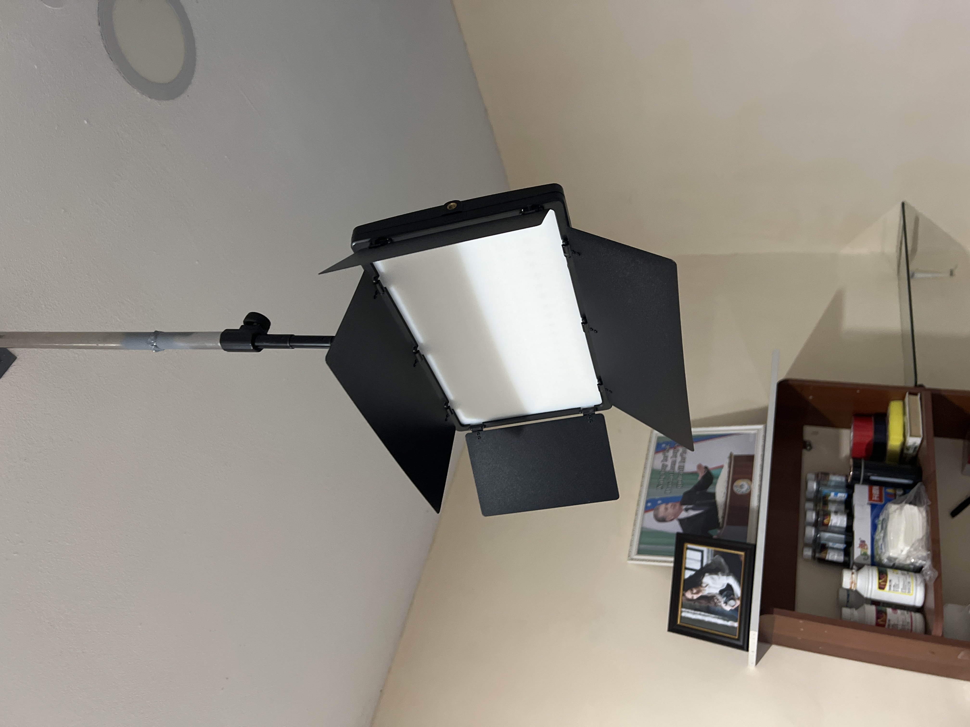Видеосвет RGB LED U800+, штатив на 2.1 м, пульт ДУ, 2 аккумулятора, зарядное устройства