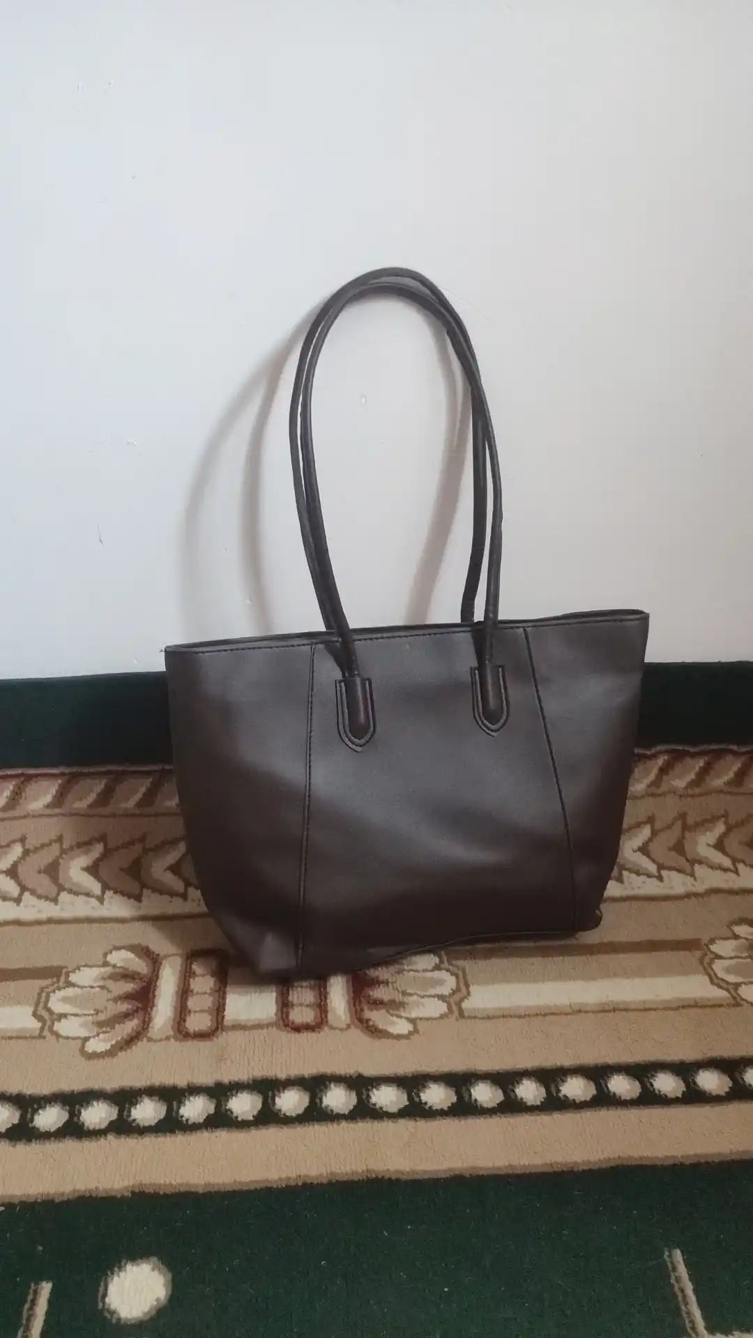 Maktab sumkasi, ayollar uchun katta, yelkaga qo‘yiladigan, to‘ti, A4 formatli, shopper