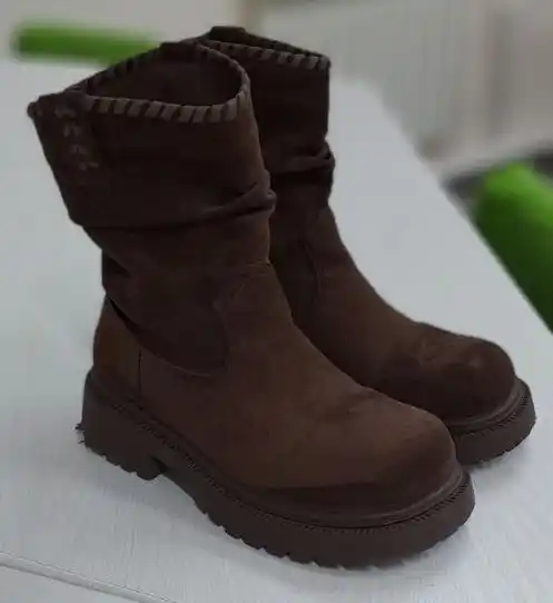 Ayollar qishki etigi