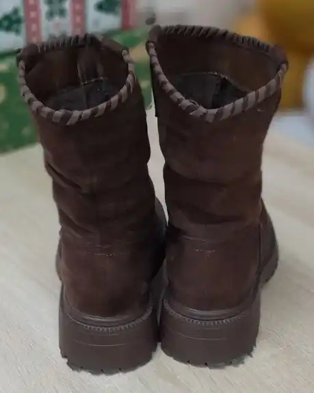 Ayollar qishki etigi