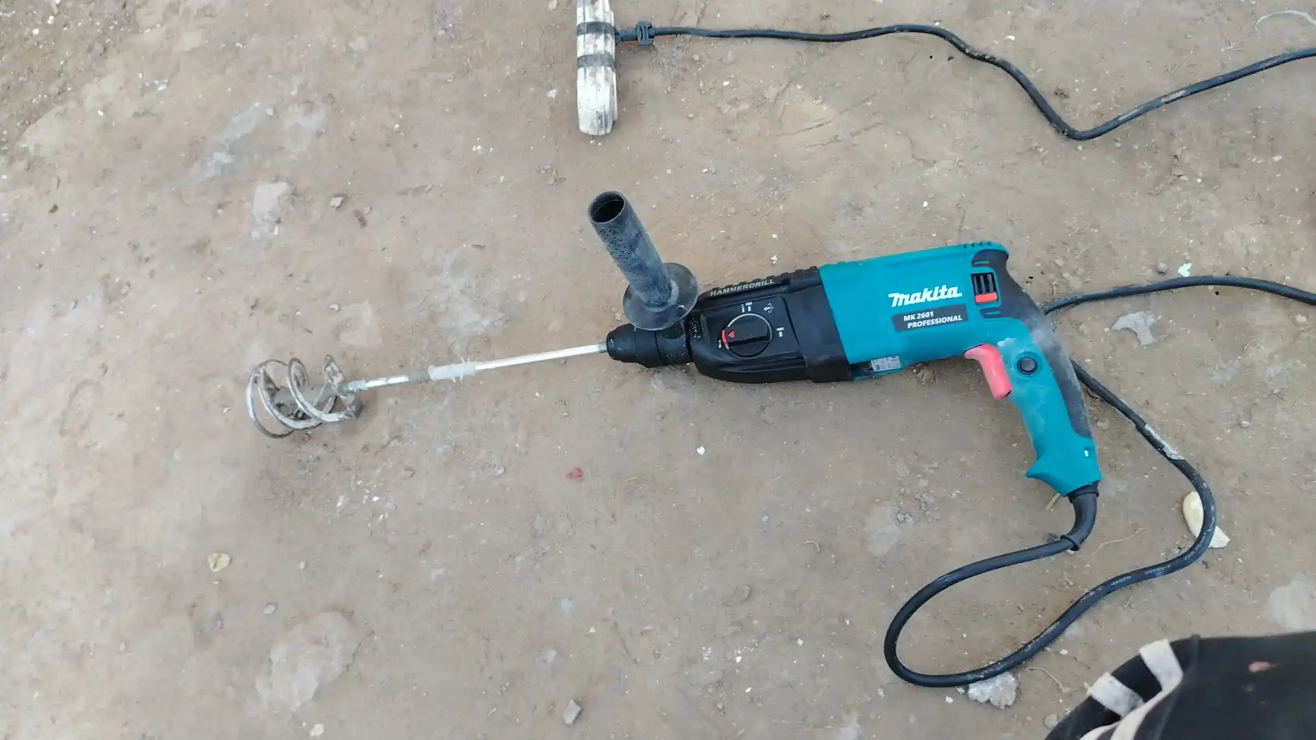 Perforator SDS PLUS, 26 mm, 800 Vt, 900 aylanish/min, 5 bur to'plamda
