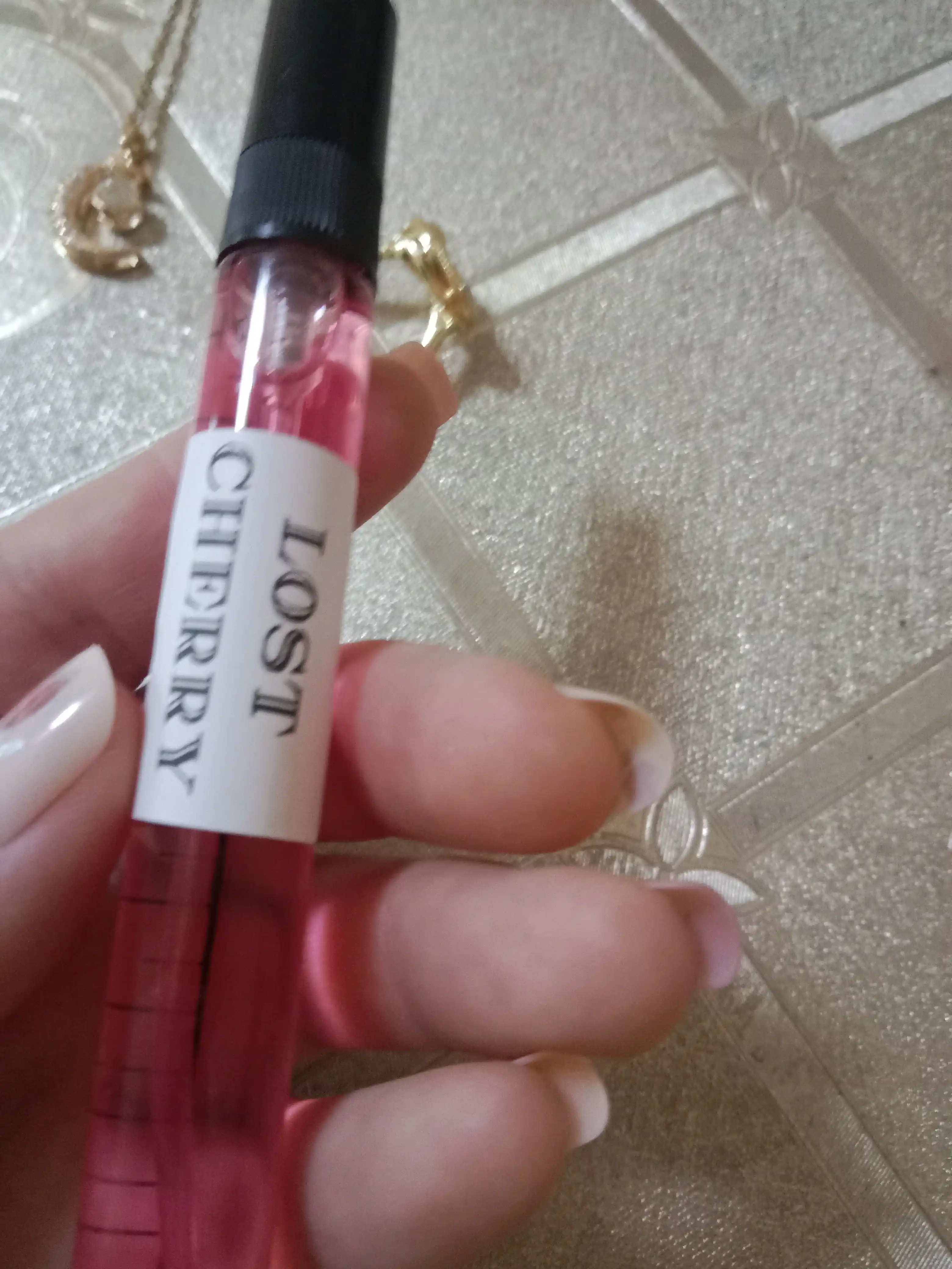 Lost Cherry — сладкий и соблазнительный аромат для женщин