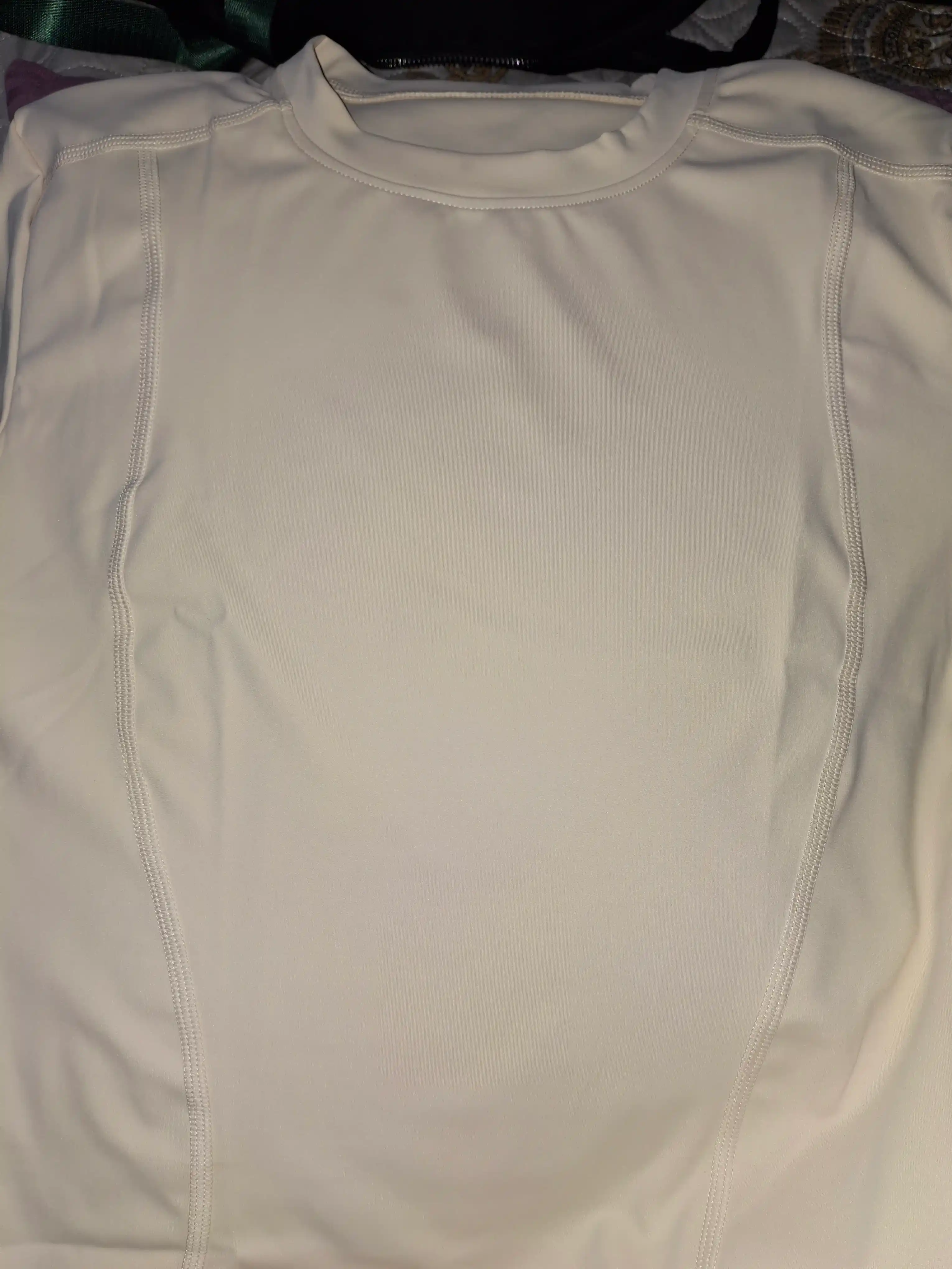 Ayollar futbolkasi Slimfit Kioko, ayollar sport rashgardi