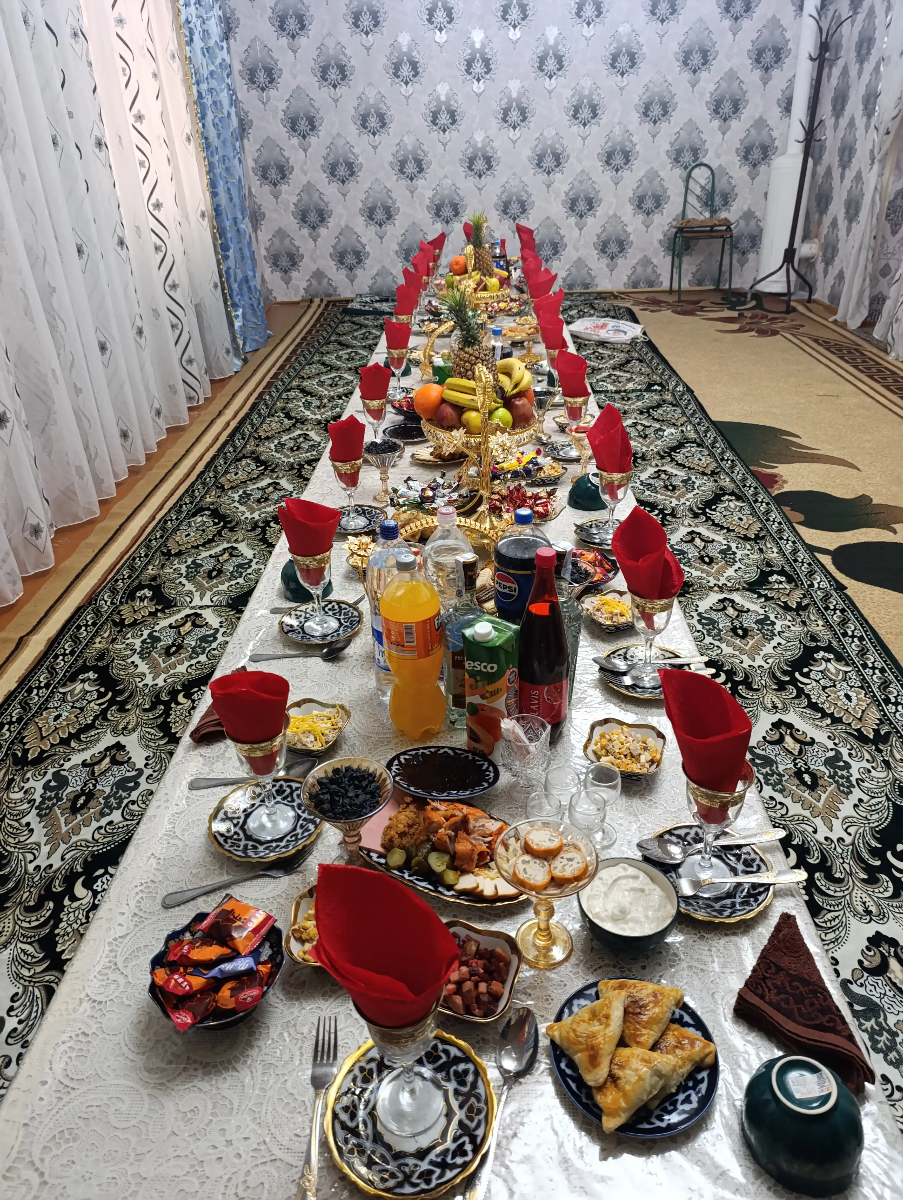 Bogema idish, sovg'a uchun, meva, shirinlik uchun, desert uchun