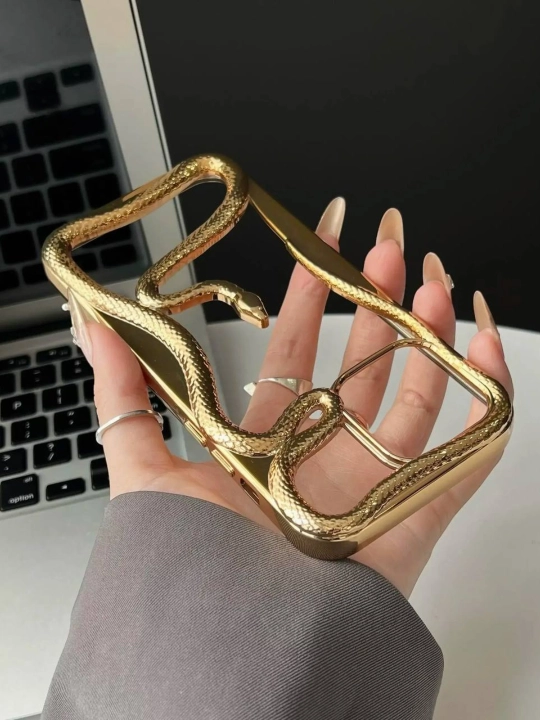 3D ilonli iPhone silikon g‘ilofi, hajmli ilon dizayni, himoyalovchi relefli chexol
