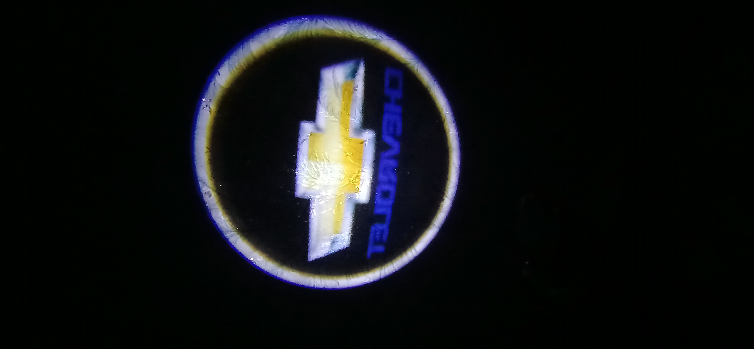 LED-проектор на дверь автомобиля — логотип Chevrolet, беспроводной, на батарейках