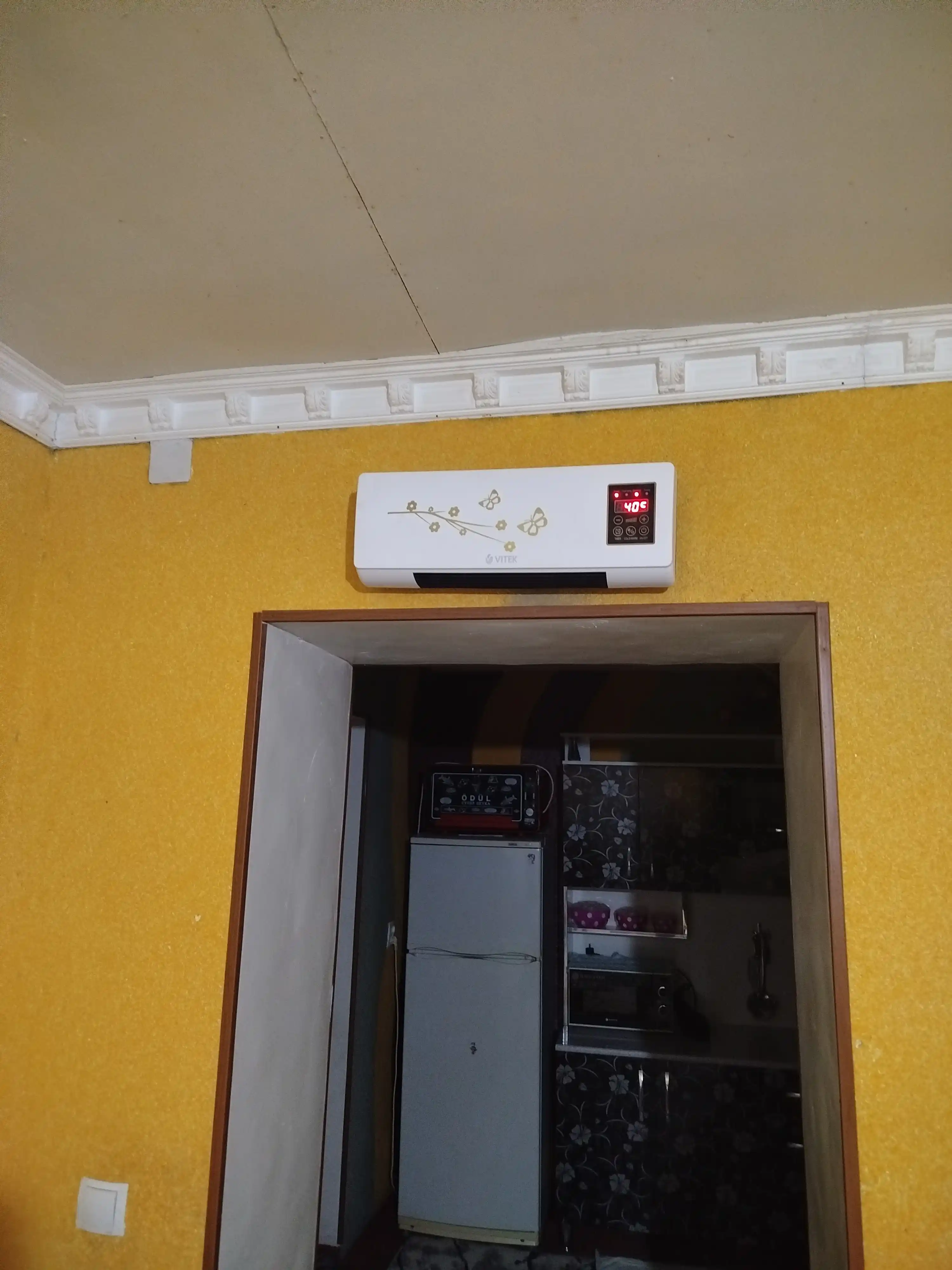 Devorga o'rnatiladigan elektr isitgich 1800 Vt — masofadan pult va taymerli