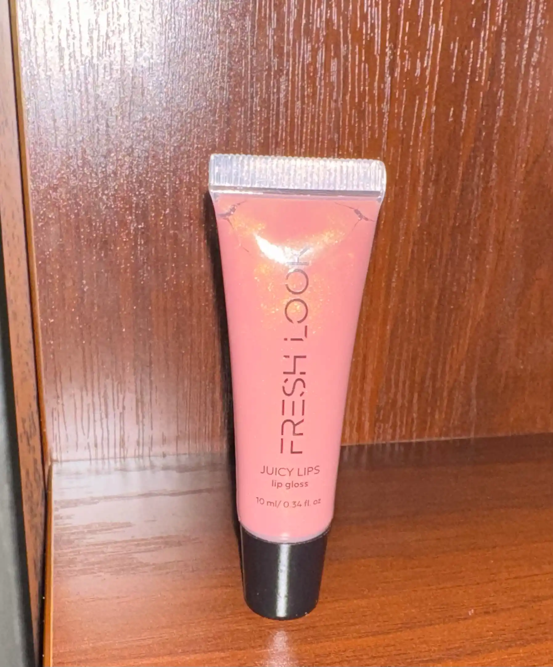 Блеск для губ аромат клубники FRESH LOOK JUICY LIPS lip gloss, розовый, 10 мл