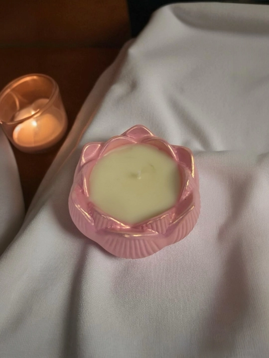 Dekorativ aroma-sham “Lotos” 9×9×4 sm