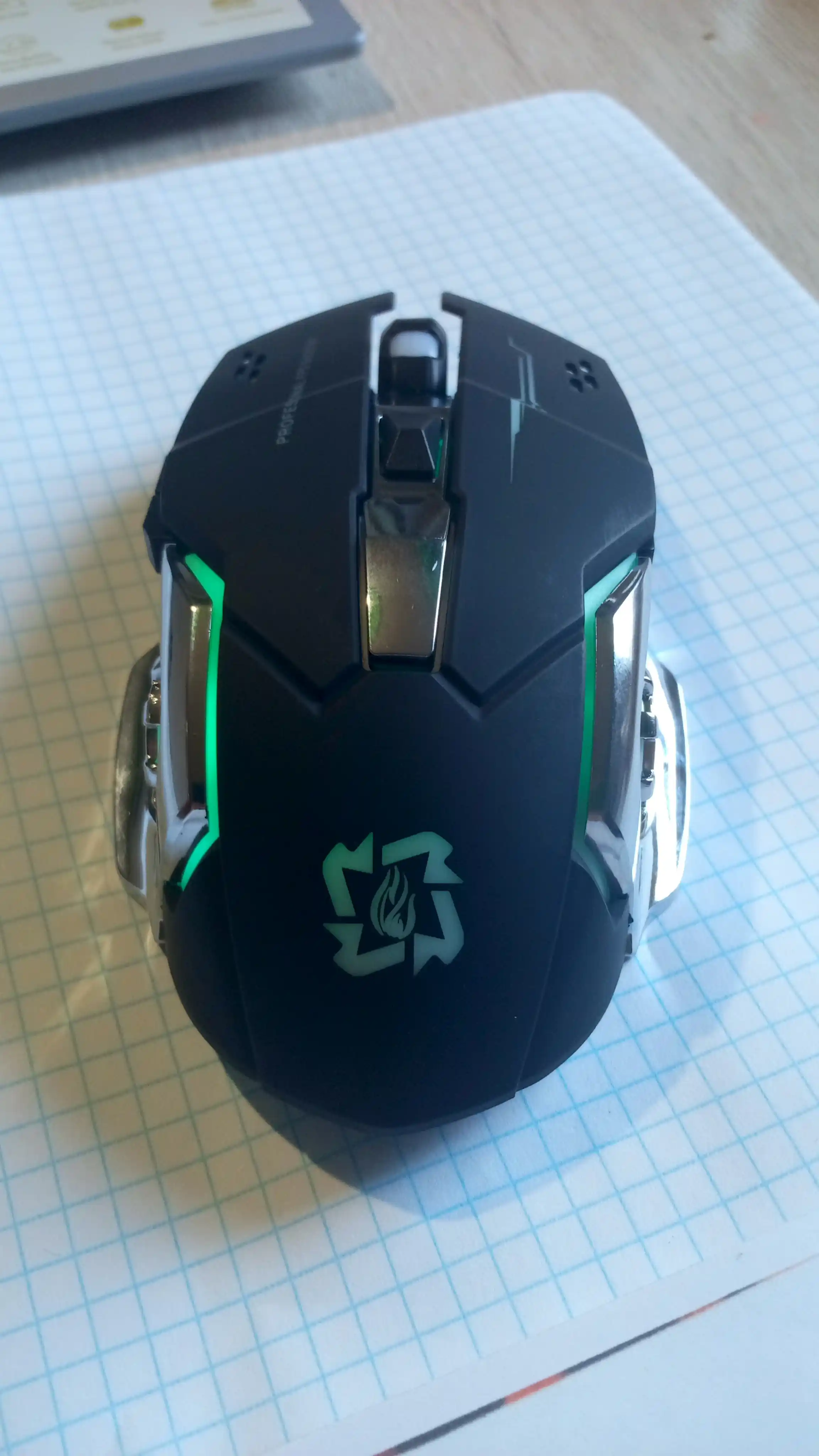 Simsiz kompyuter sichqoni, RGB yoruglik bilan