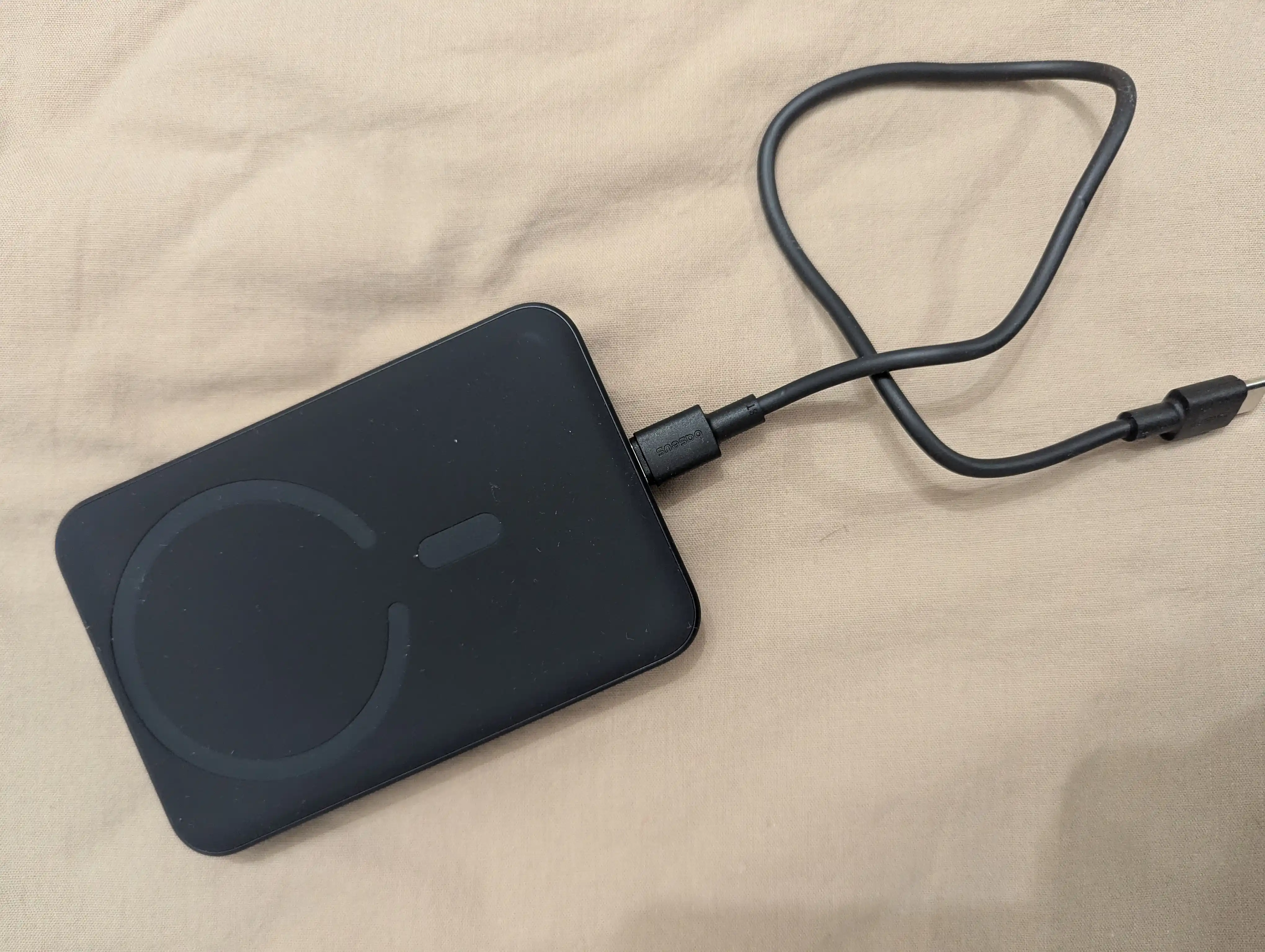 Power bank Baseus 10000mAh MagSafe — 20W, беспроводная зарядка, компактный