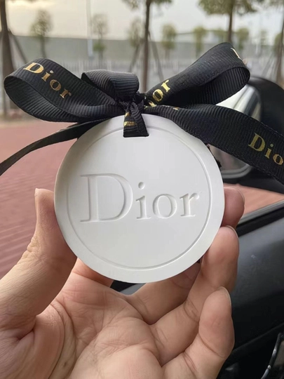 Автомобильный освежитель воздуха Dior — ATOMY34-DIOROSVIJITEL-ЧЕРН