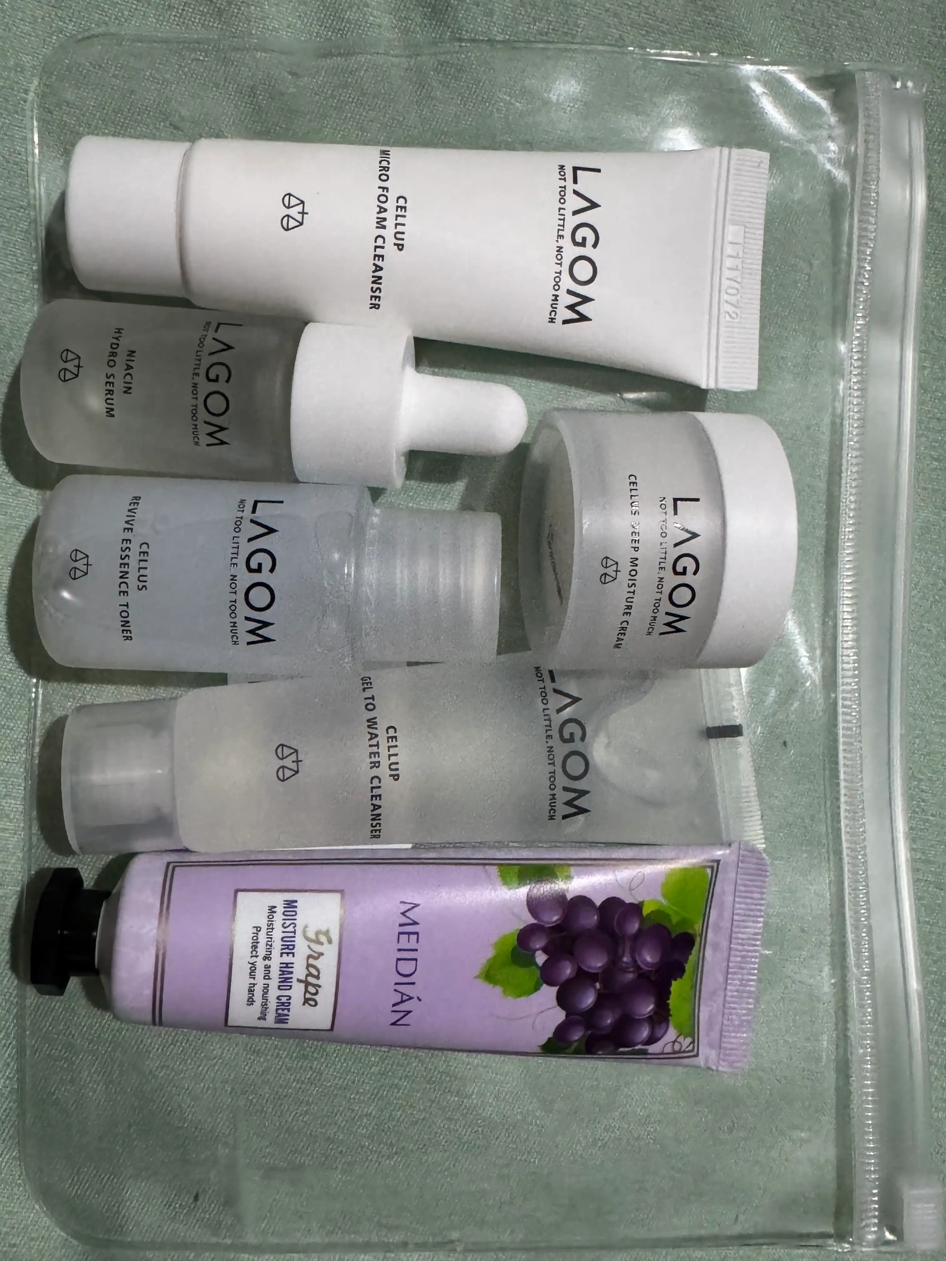 LAGOM TRAVEL KIT набор средств с косметичкой