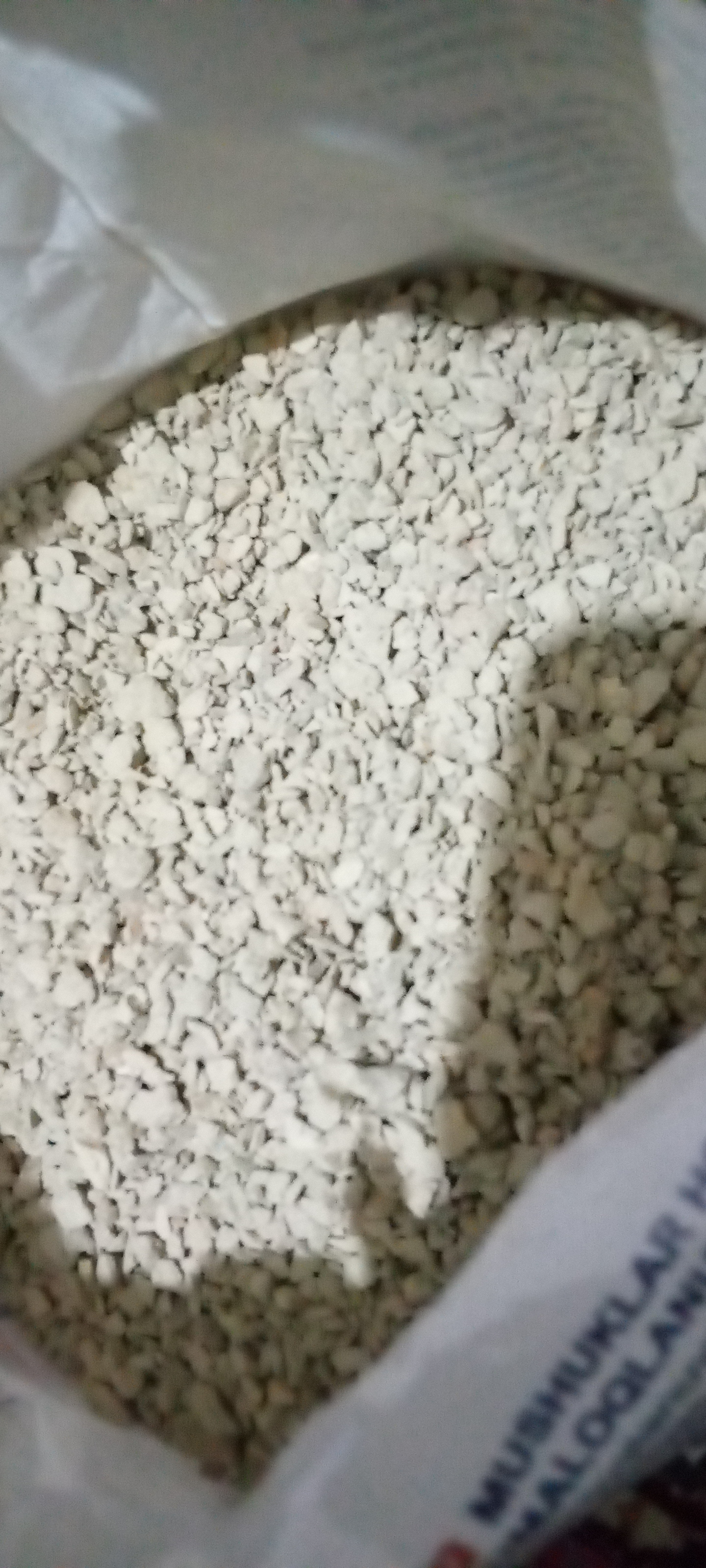 Mushuklar uchun to‘ldiruvchi, bentonit 4,5 litr/3 kg