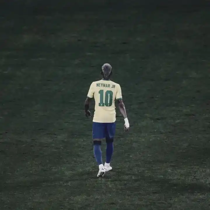 Futbol jamoalari printi bilan sport paypoqlari