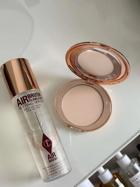 Fiksator va pudra Charlotte Tilbury Airbrush Flawless Setting Spray mini to‘plami, 34 ml