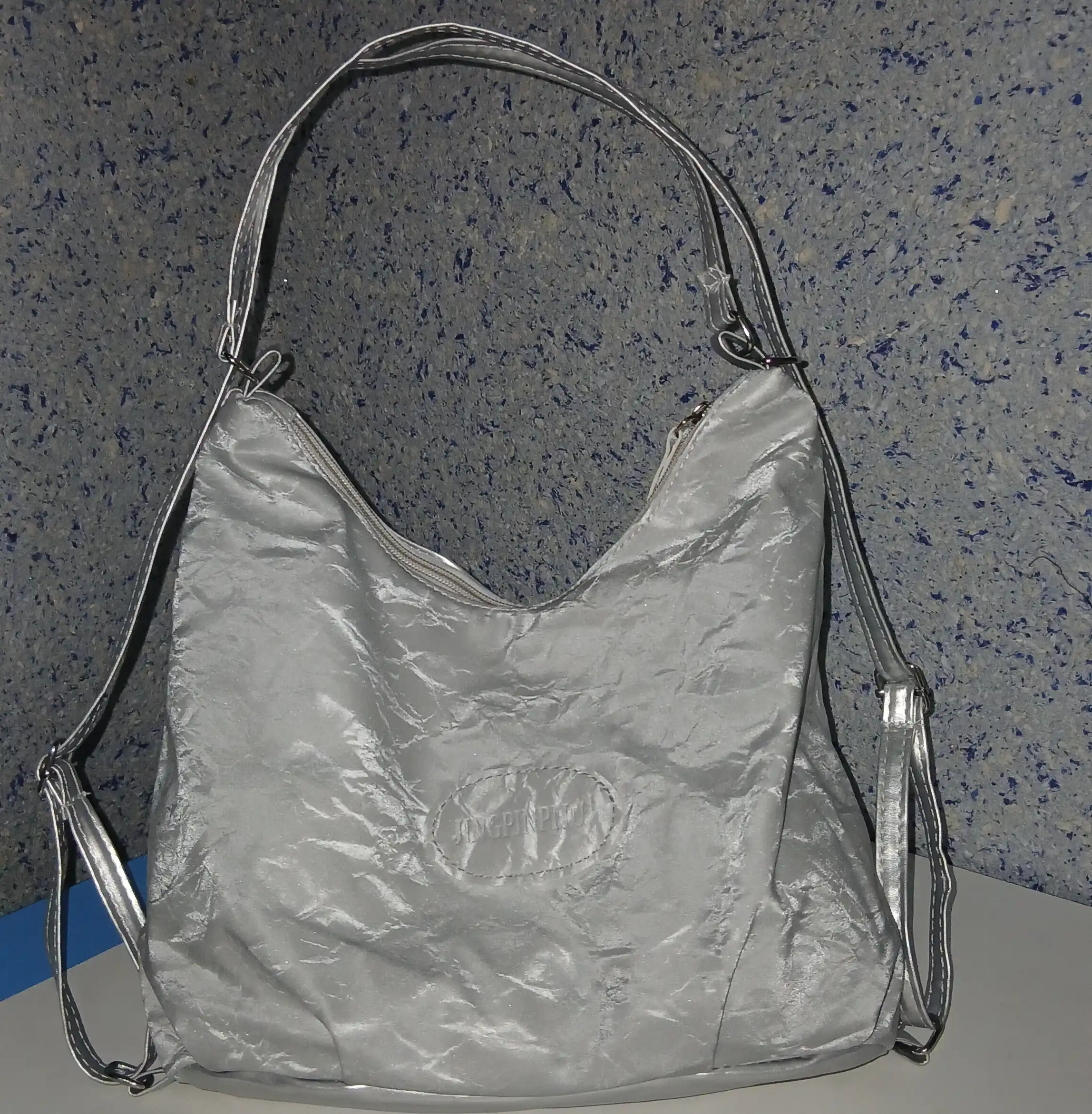 Ayollar sumkasi, rukzakli sumka, materiali neylon sumka 33*10*30, turli ranglarda