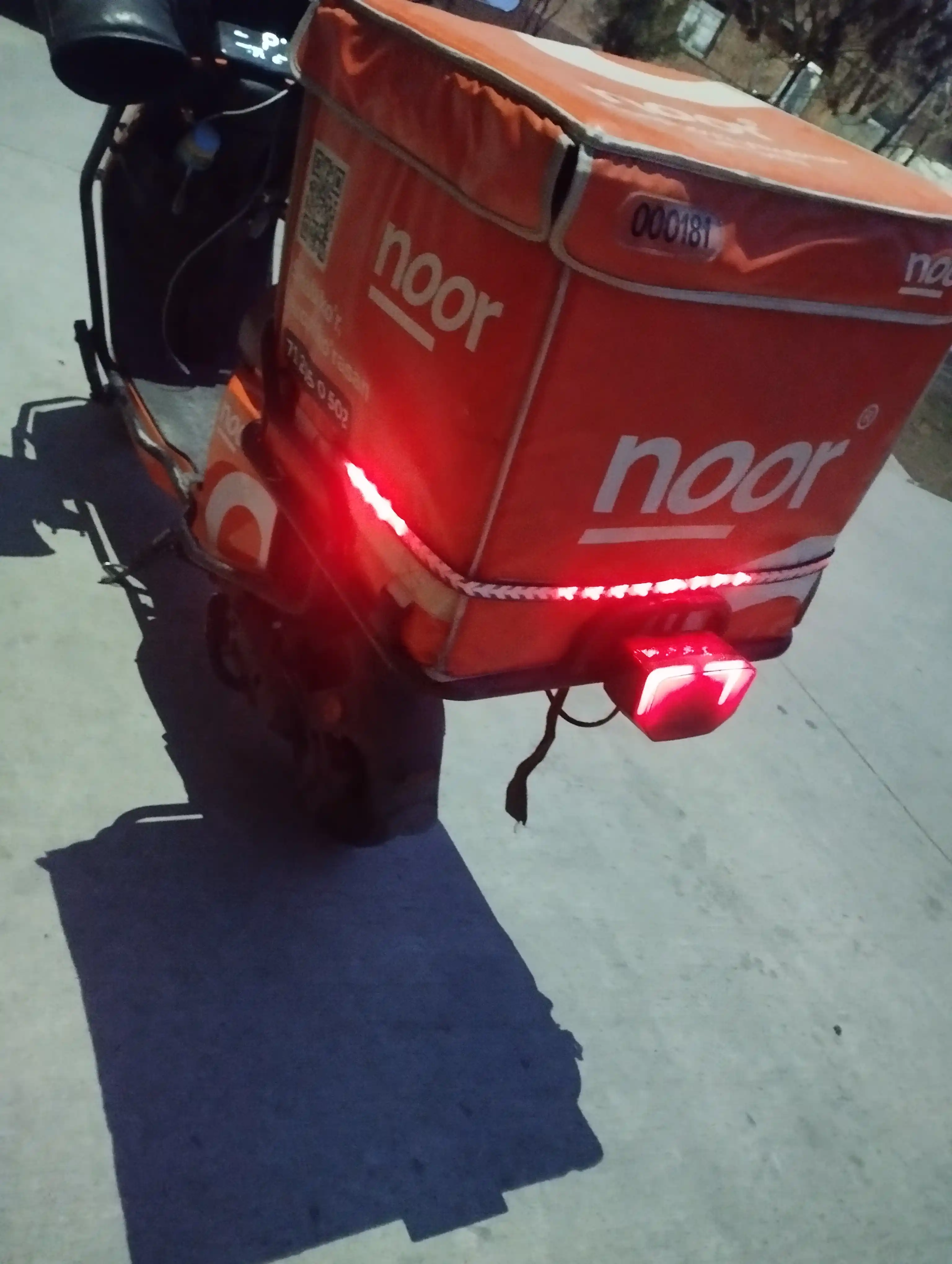 Dinamik orqa LED lenta chiroqlari 12v-24v