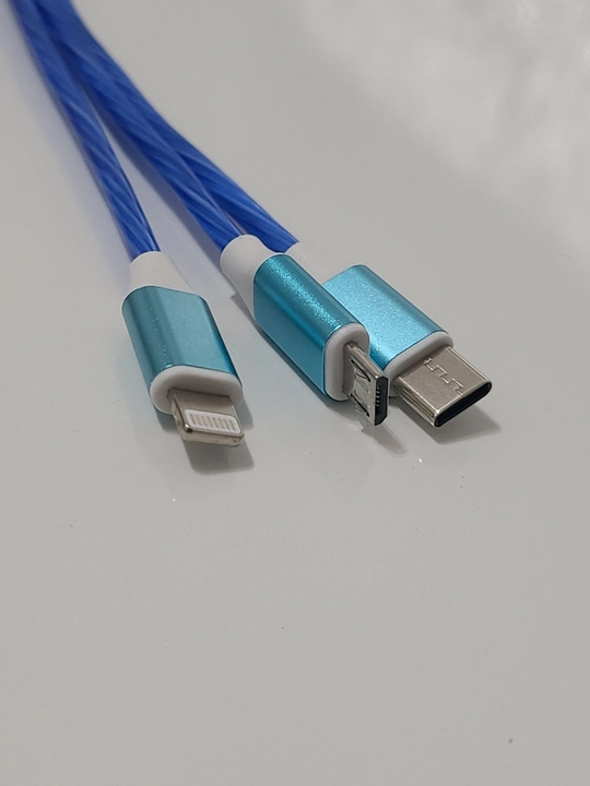 Universal zaryadlovchi kabeli, 3 tasi 1 da, Lightning / Micro USB / Type-C