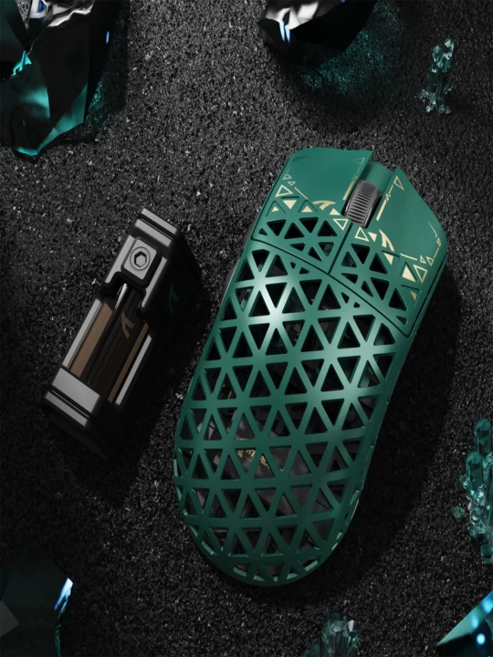 Игровая мышь ATTACK SHARK R5 Ultra Carbon Fiber Wireless 8K PAW3950MAX