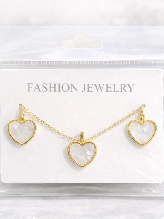 Taqinchoqlar to‘plami, zanjir, bilaguzuk, uzuk va ziraklar, bijuteriya