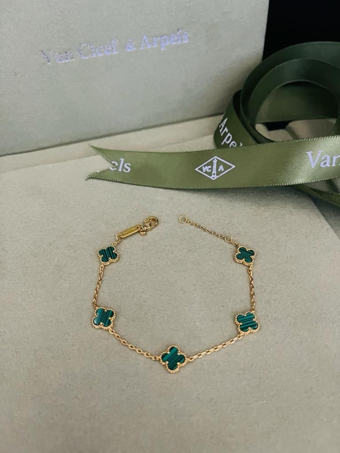 Ayollar va qizlar uchun Van Cleef bilaguzuklari, rangi o‘zgarmaydi va qoraymaydi - 