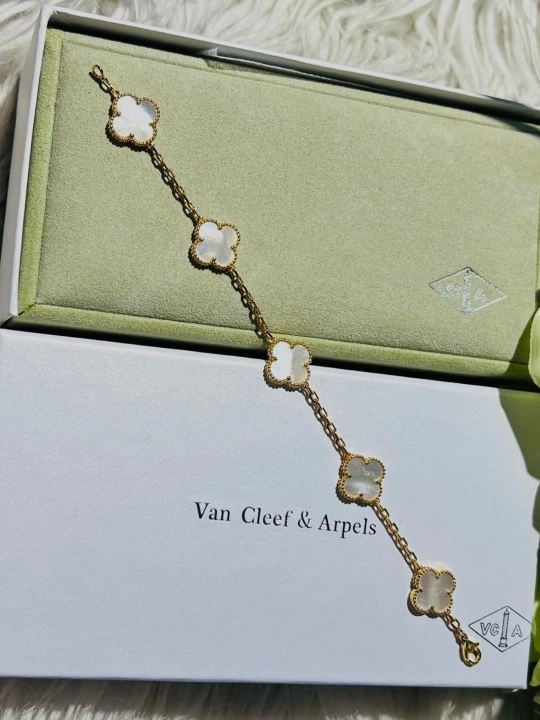 Браслеты для женщин и девушек Van Cleef, не меняет цвет и не темнеет - 