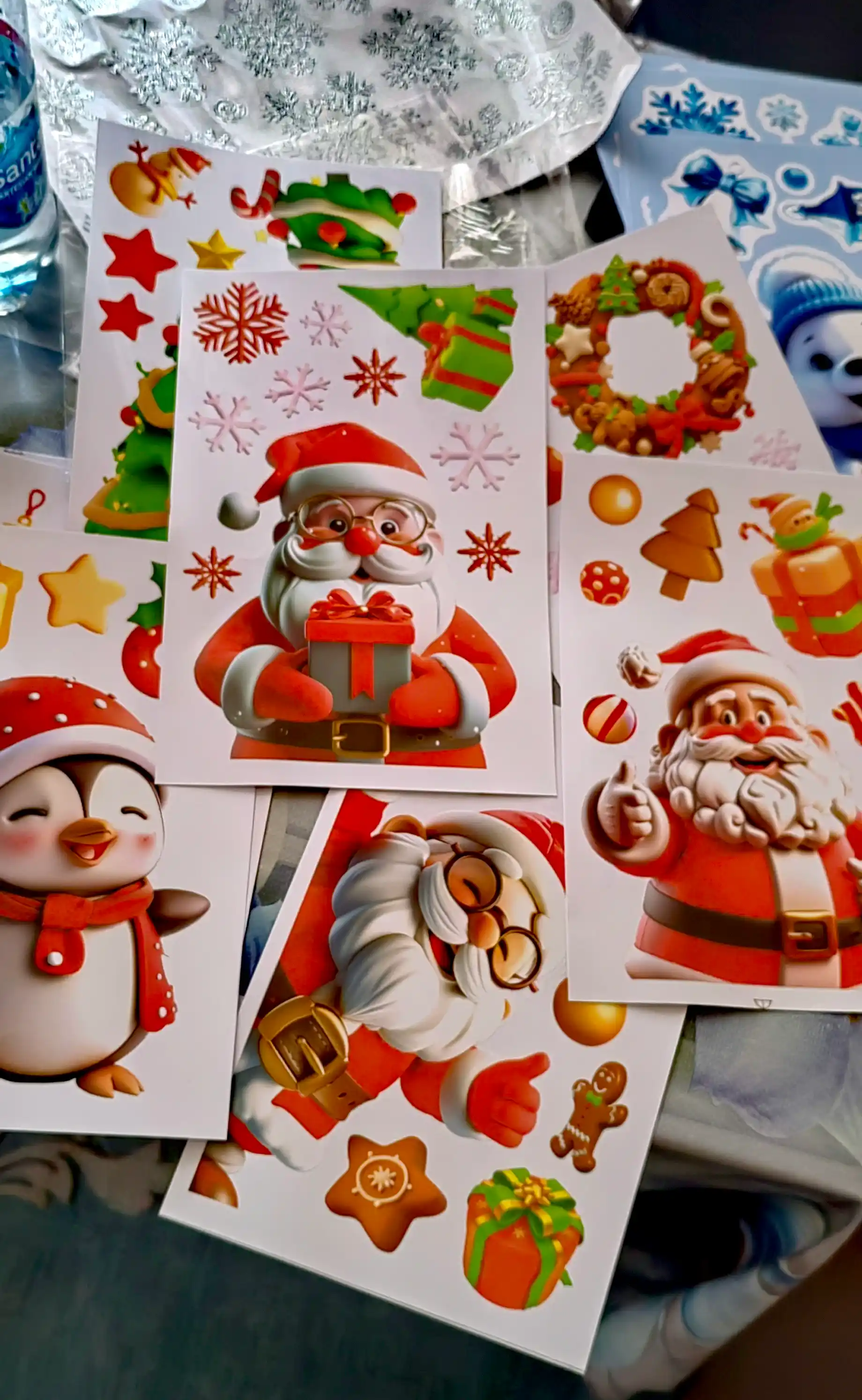 Yangi yil uchun derazaga statik ikki tomonlama nakleykalar to‘plami Ded Moroz, qor parcha