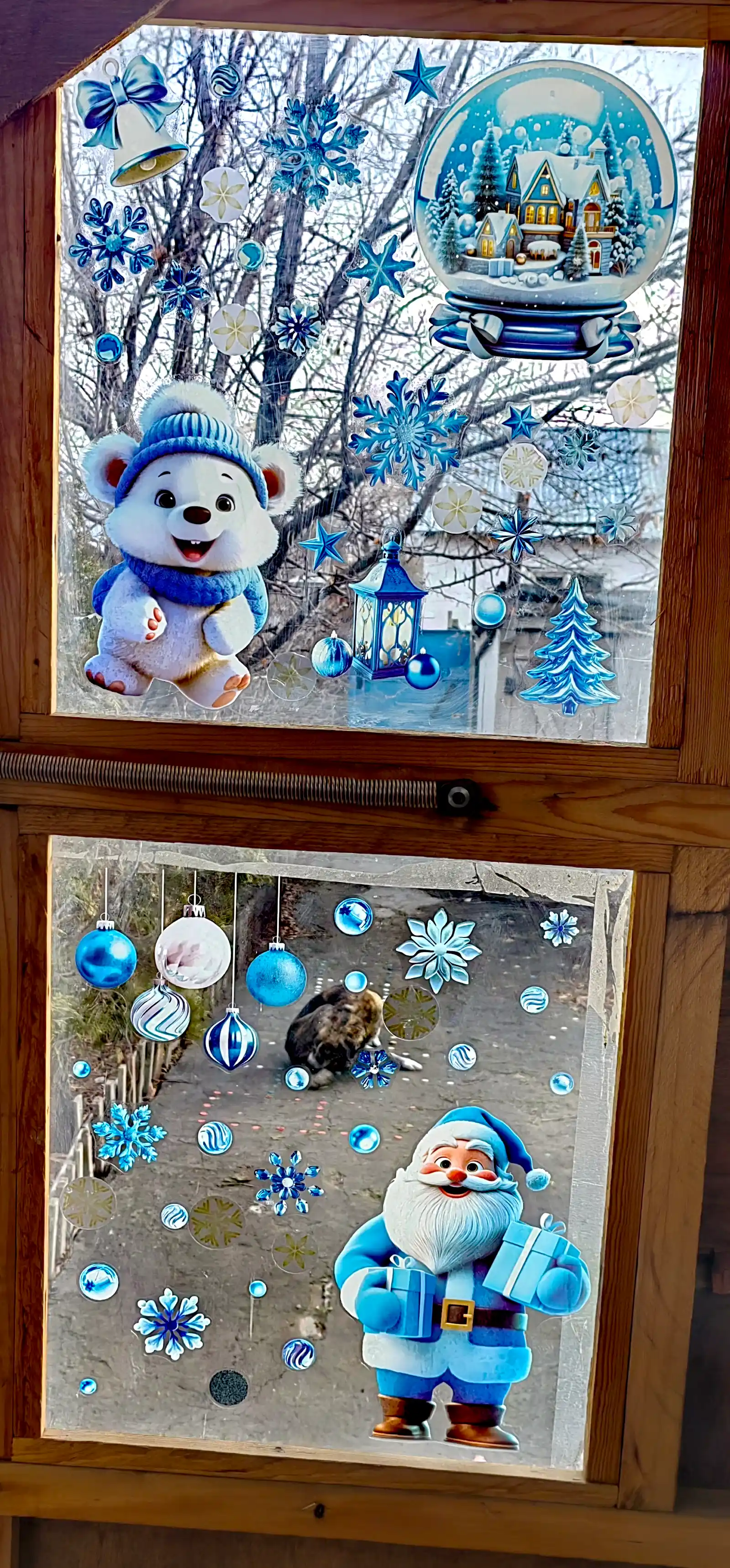 Yangi yil uchun derazaga statik ikki tomonlama nakleykalar to‘plami Ded Moroz, qor parcha